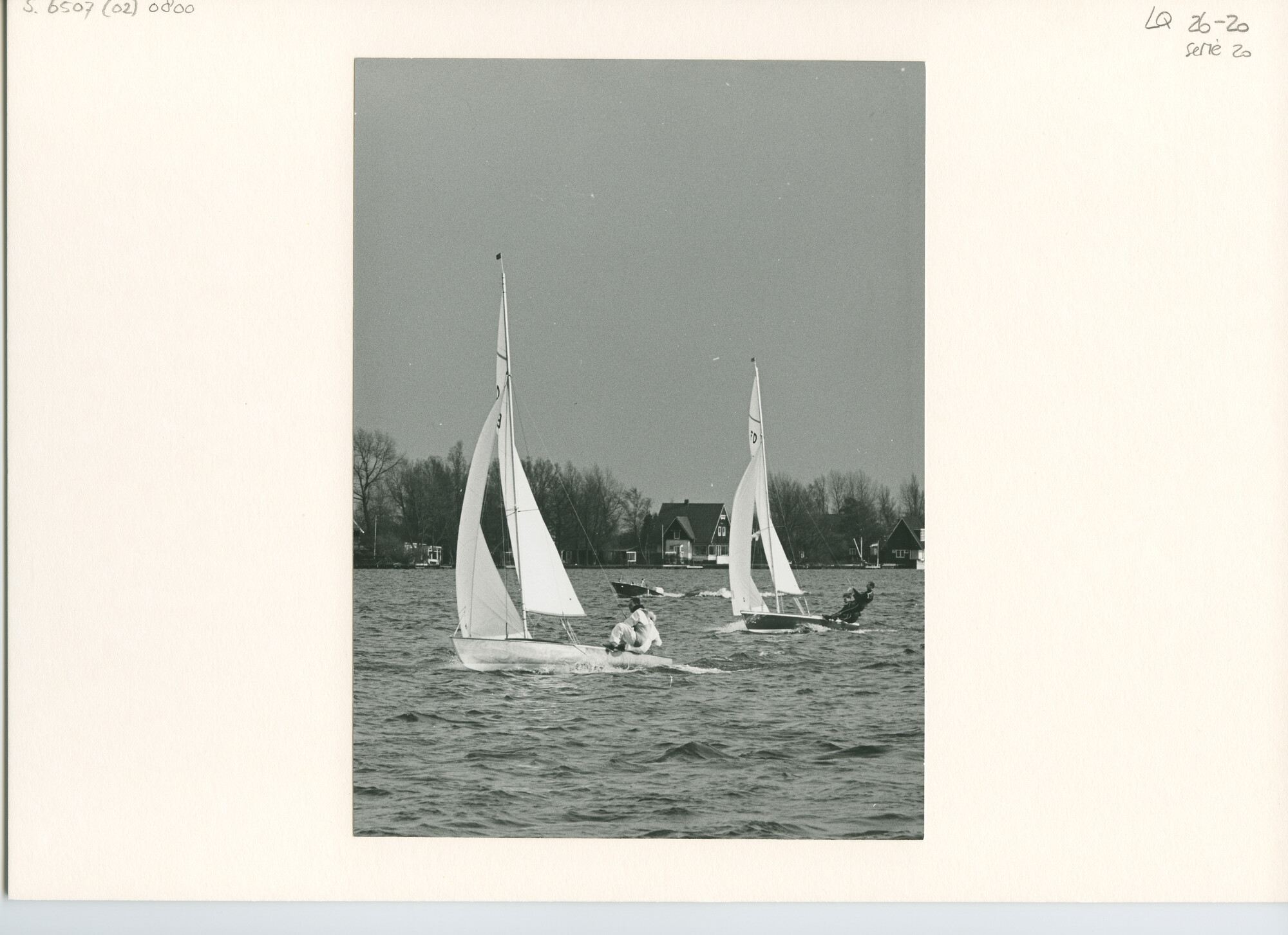 S.6507(02)0800.03; Zwart-wit foto van de FD-klasse op de Loosdrechtse Plassen; foto