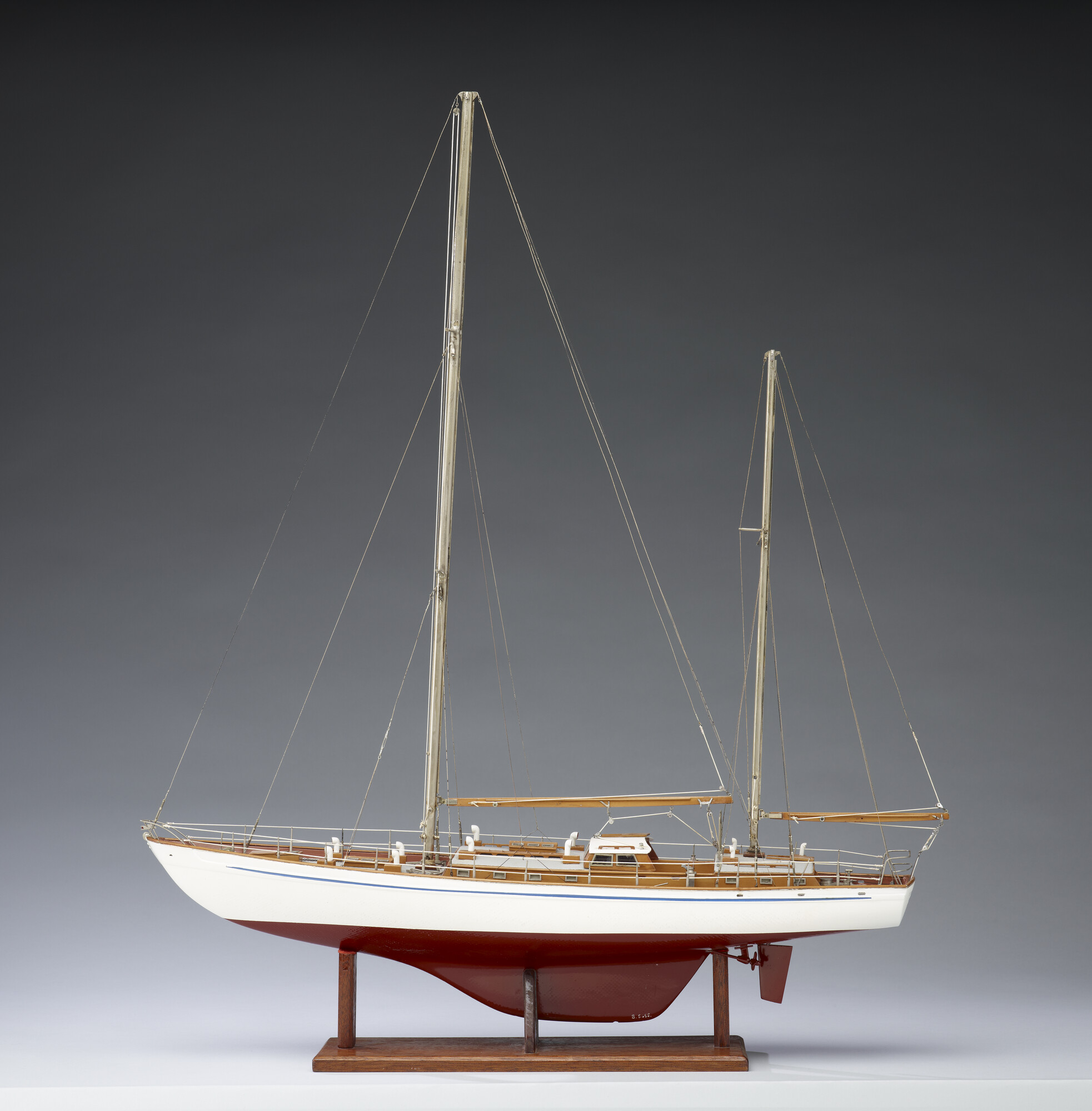 S.5655; Model van het zeezeiljacht Stormvogel; scheepsmodel
