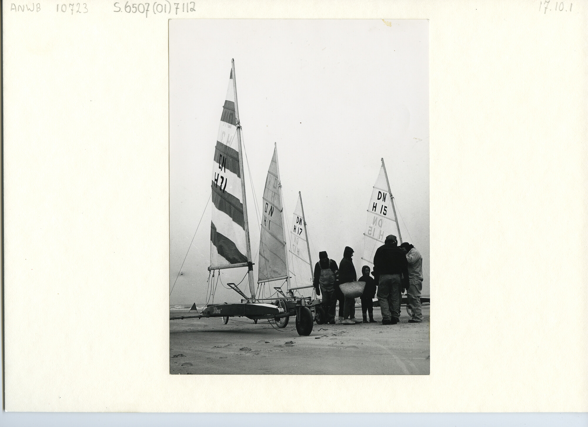 S.6507(01)7112; Foto van strandzeilwagens; foto
