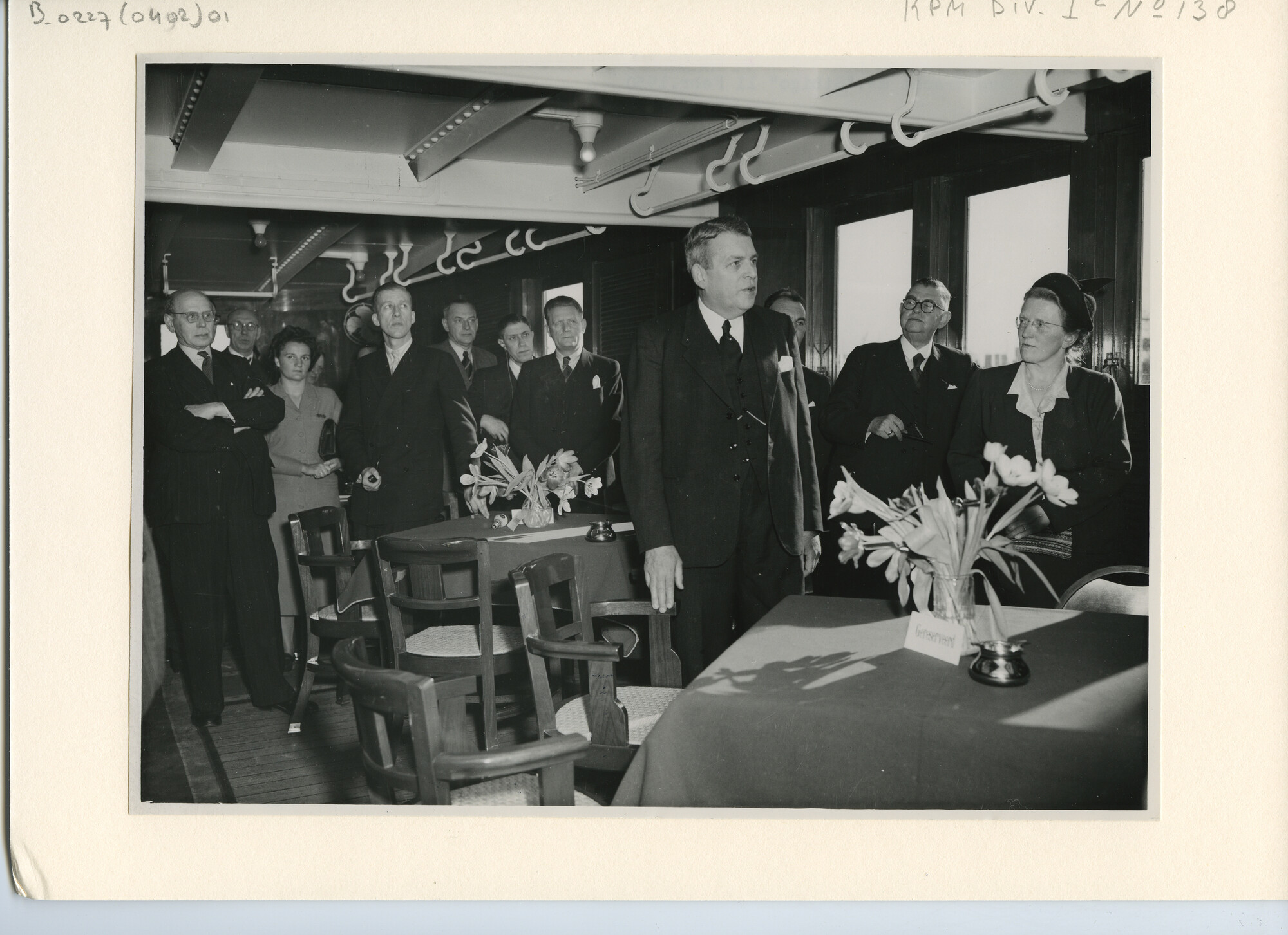 B.0227(0402)01; Foto van de overdracht van ms. Sibigodoor de werf aan de KPM, 11 februari 1950; foto
