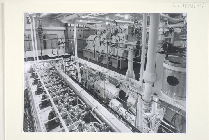 S.5219(12)0361; Fotos van de machinekamer van het koelschip ms. Silver Comet [...]; fotoreportage