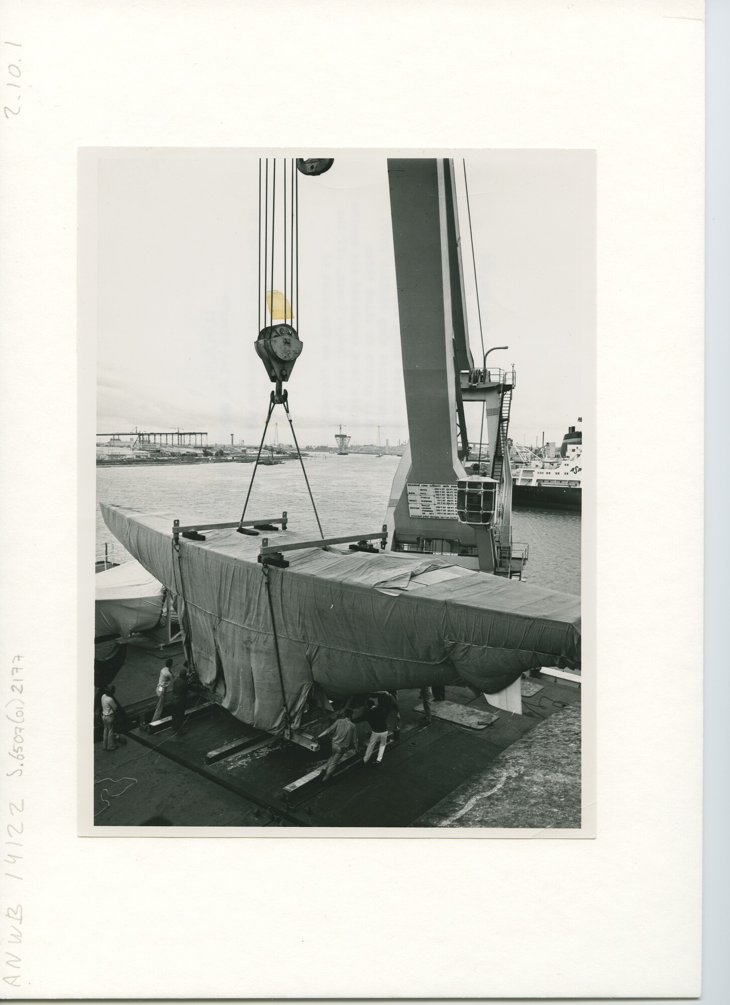 S.6507(01)2177; Foto van de challenger Southern Cross Australia; foto