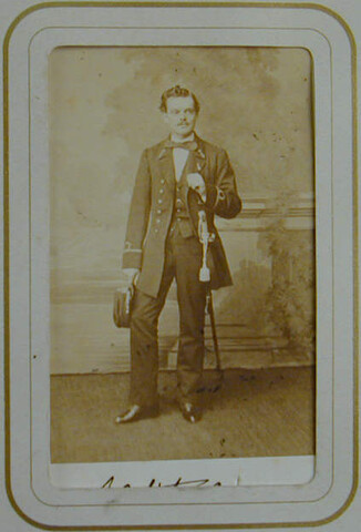 S.0576(01)255; Portretfoto van luitenant-ter-zee der tweede klasse W. Steffens (1834-1885); foto