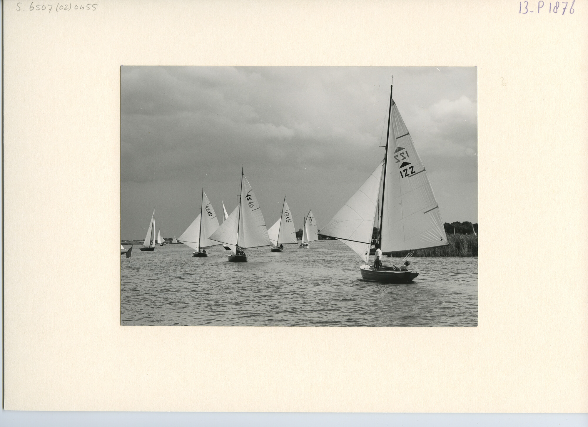 S.6507(02)0455.03; Zwart-wit foto van de Pampus-klasse tijdens de Kaagweek 1962; foto