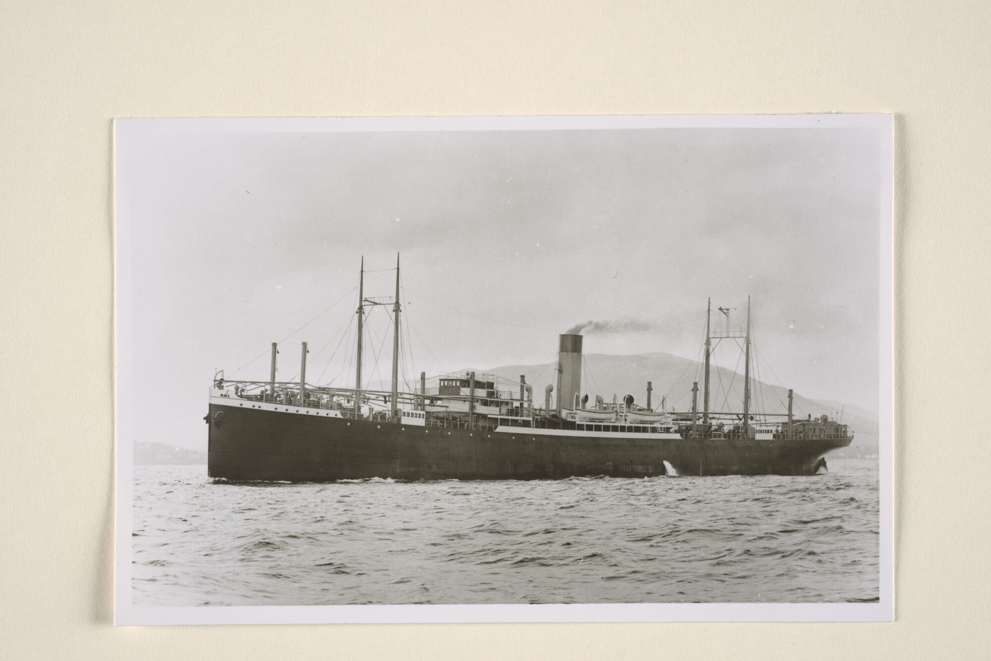 1995.1806; Het vrachtschip ss. 'Karimoen' van de SMN; foto