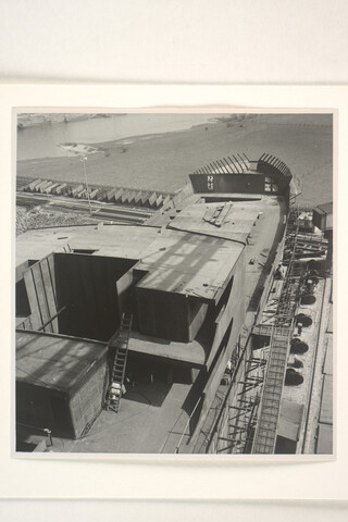 S.5219(12)0109; Foto's van de bouw van het Finse vrachtschip ss. 'Pamilo' voor Enso Gutzeit te Helsinki op de dwarshelling van de ASM; fotoreportage