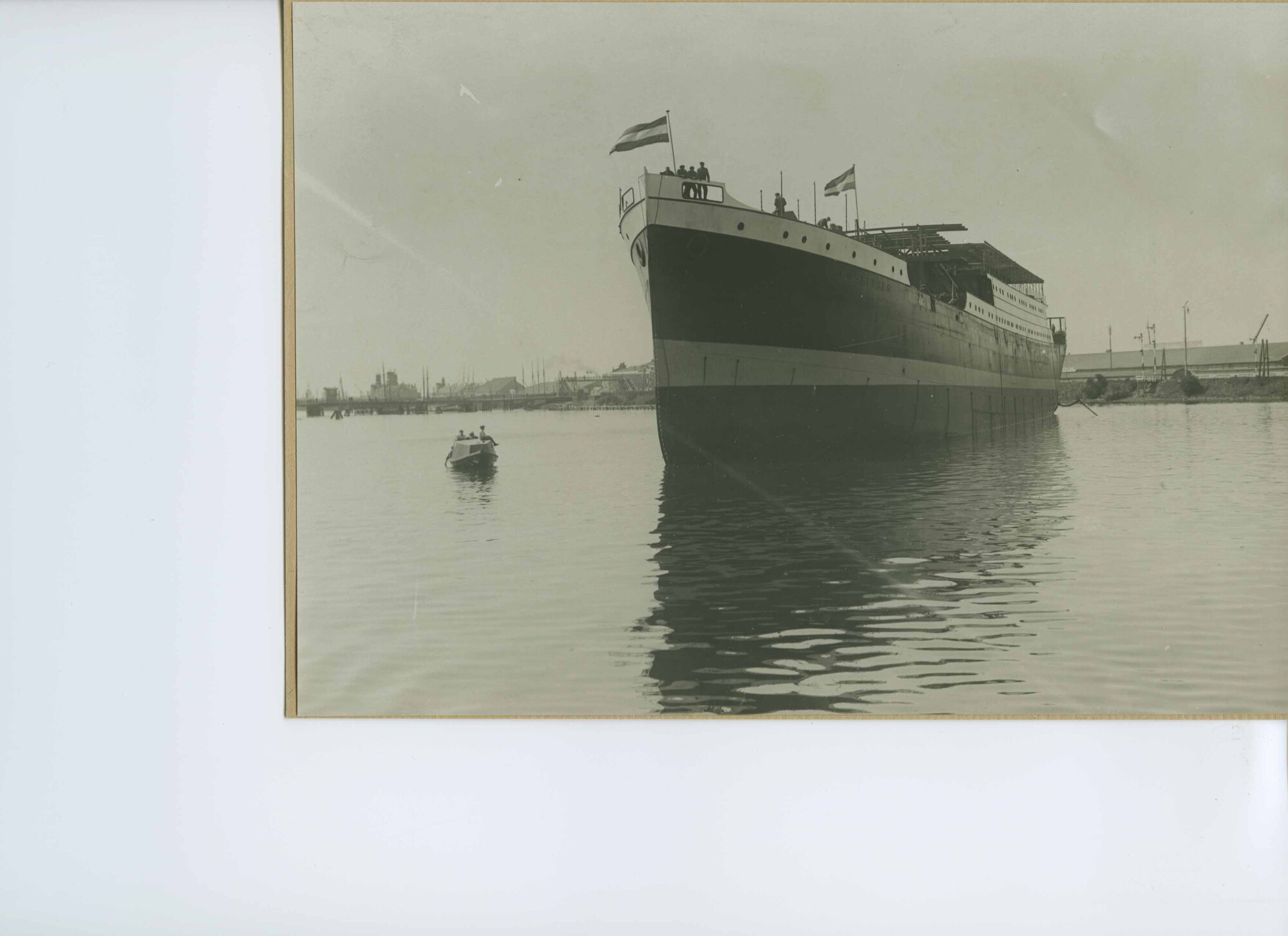 S.5444(0493)09; Foto van de tewaterlating van het passagiersschip ss. Van Rensselaer ; foto