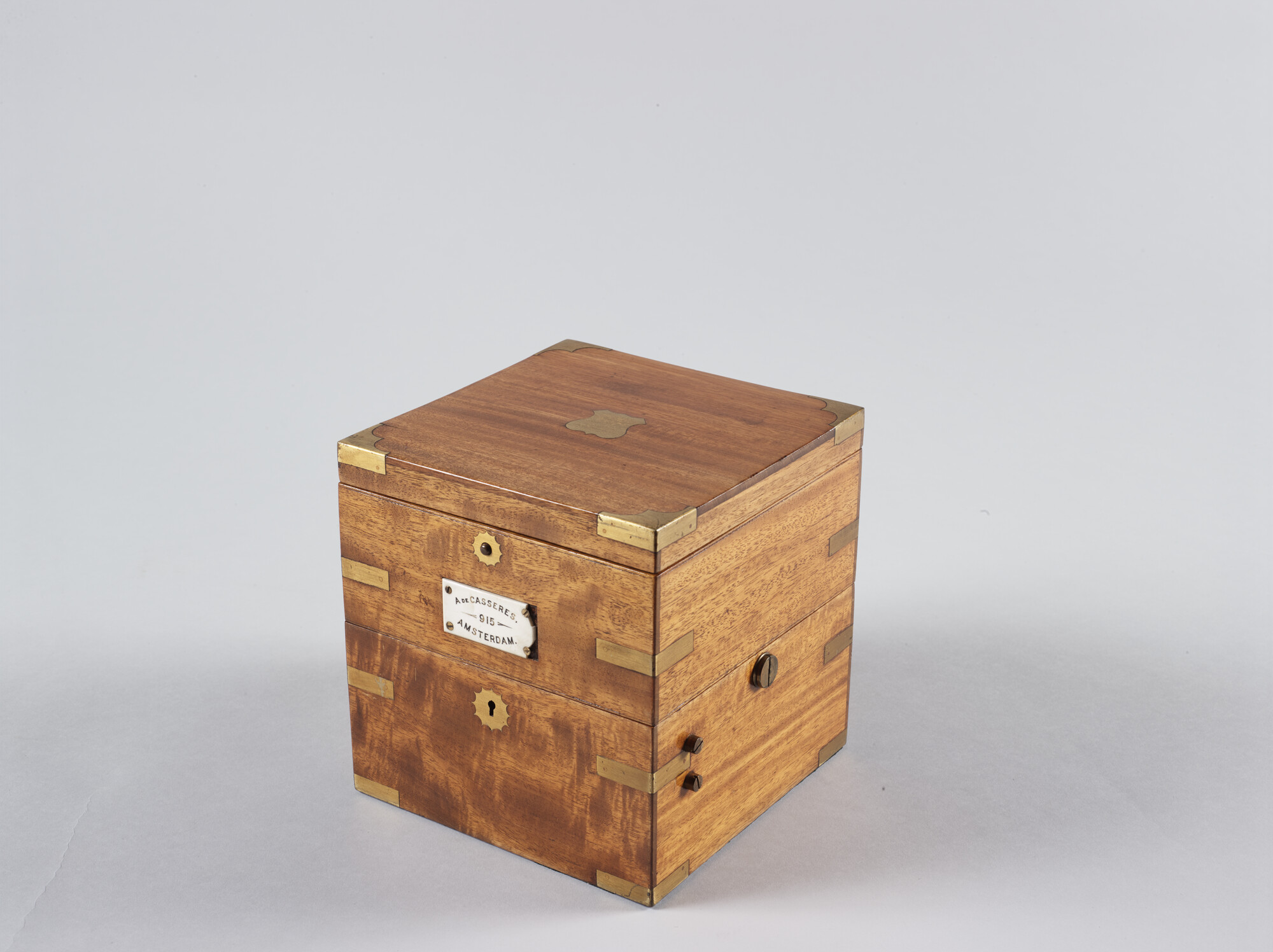 2019.0819; Maritieme achtdaagse chronometer of - tijdmeter gemaakt door de (American) Waltham Watch Company; tijdmeter
