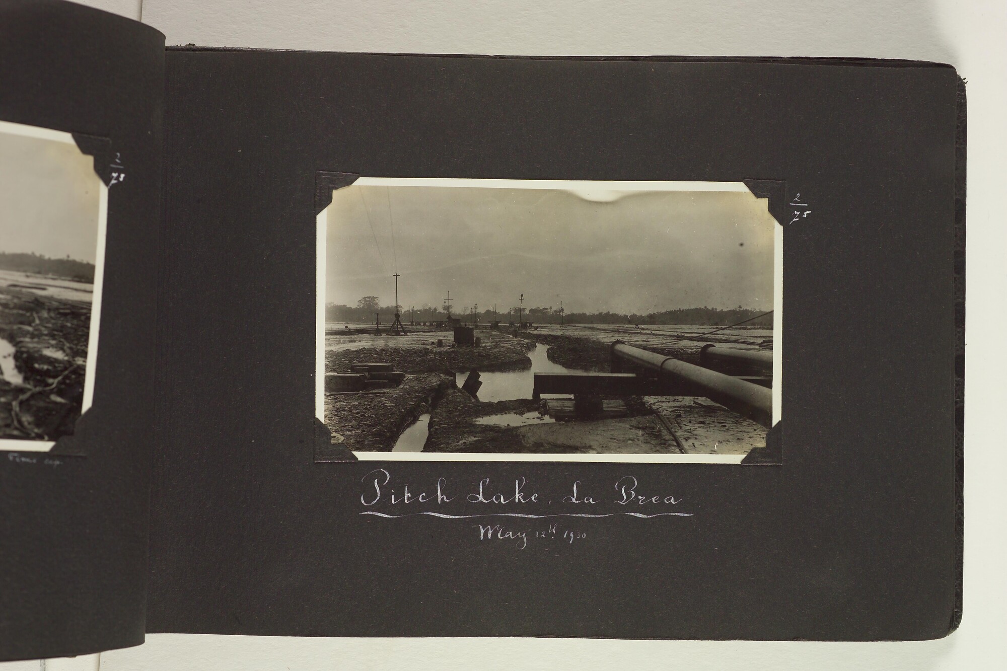 S.6156(06)l; Fotoalbum l) uit een serie van veertien uit de Collectie Job over zijn reizen met ss. 'Stuyvesant' en 'Venezuela' van de KNSM [...]; fotoalbum