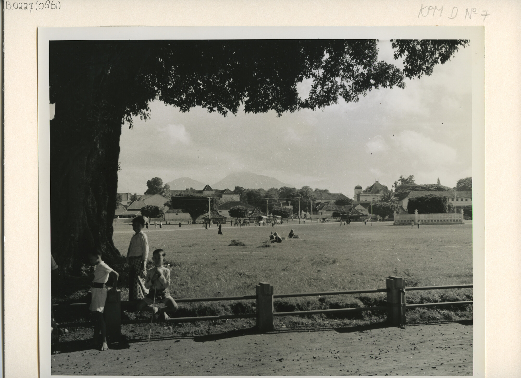 B.0227(0861); Gezicht op de kraton (paleis) van de Sultan van (D)jokjakarta (Yogyakarta); foto