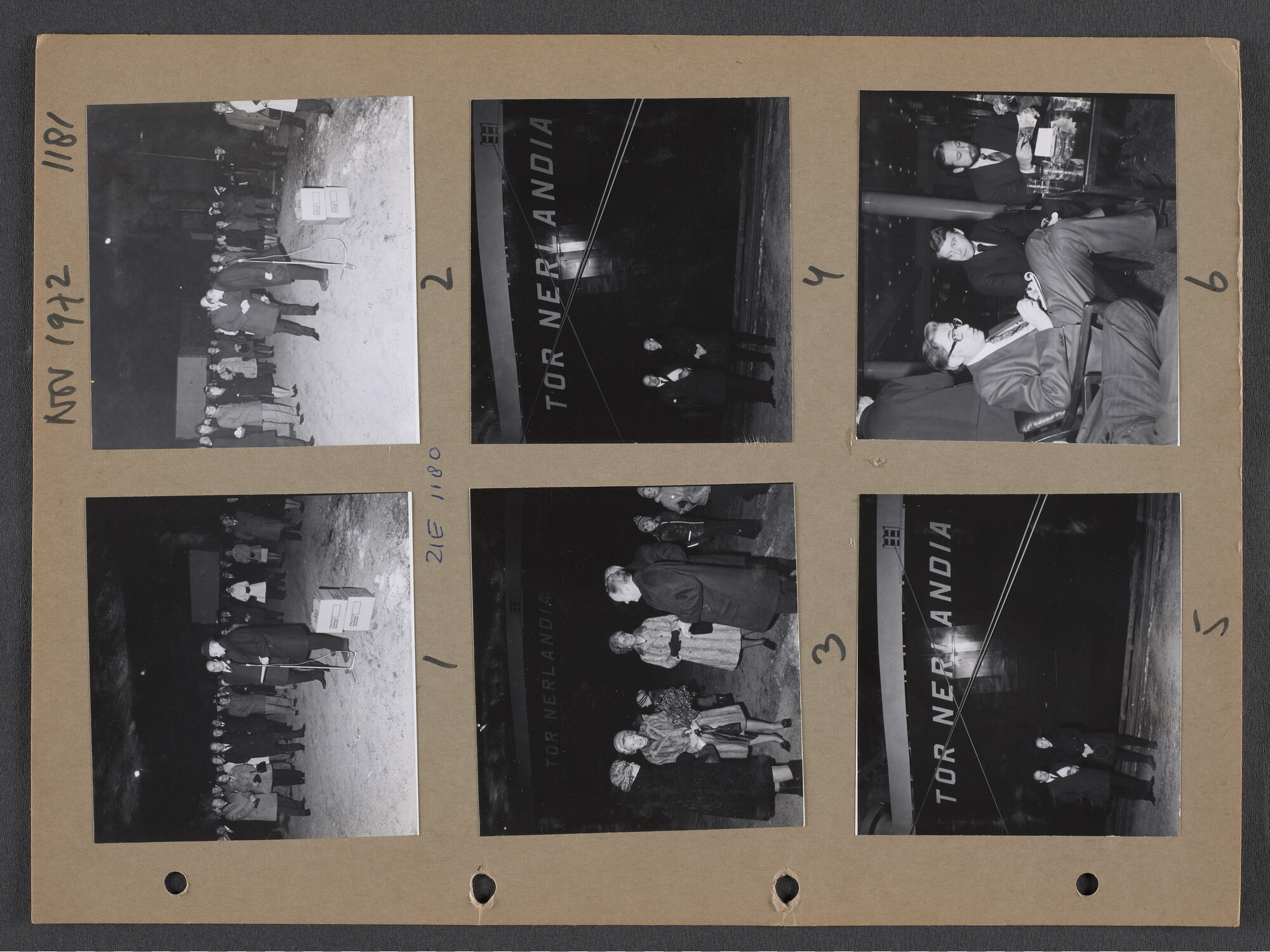 S.9102(30); Multomap met foto's door Ben Burgers, samengesteld door de Vereniging De Amsterdamsche Haven; foto