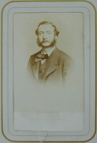 S.0576(01)162; Portretfoto van luitenant-ter-zee der tweede klasse A.J. Visser (1839-1923); foto