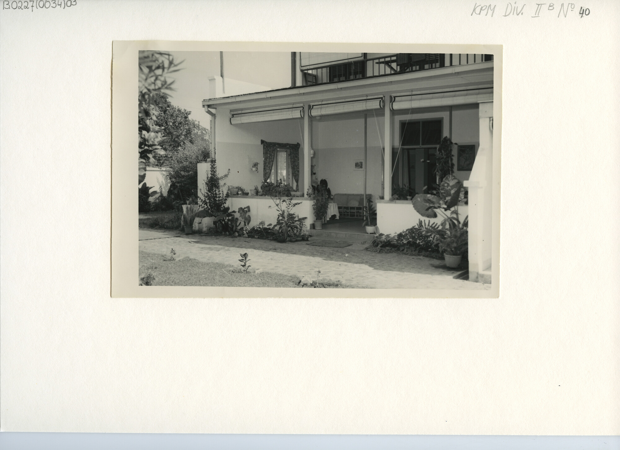 B.0227(0634)03; Foto van het logeergebouw van de KPM in Djakarta; foto