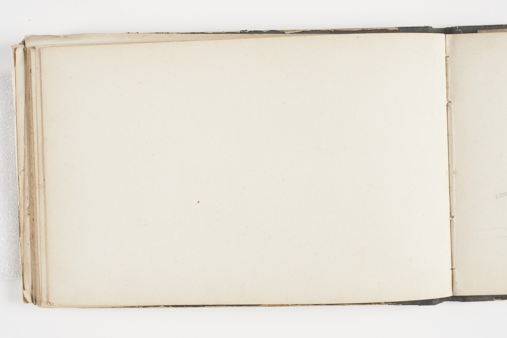 A.2019(02); Schetsboek met studies van binnenschepen en zeeschepen; schetsboek