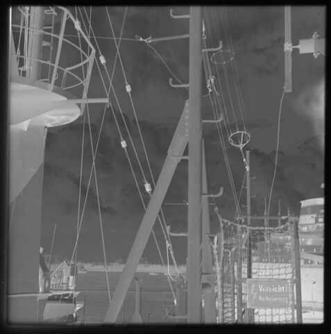 S.5219(12)0636a; Negatieven van het containerschip ms 'Otto Porr' gebouwd op de ASM-werf voor rederij Franz Hagen te Hamburg; negatief
