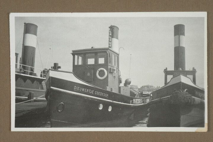 2001.1755; Omslag met vele foto's en knipsels van meest bergingsactiviteiten door Reederij v/h Gebroeders Goedkoop te Amsterdam in de periode 1929 / 1949; omslag