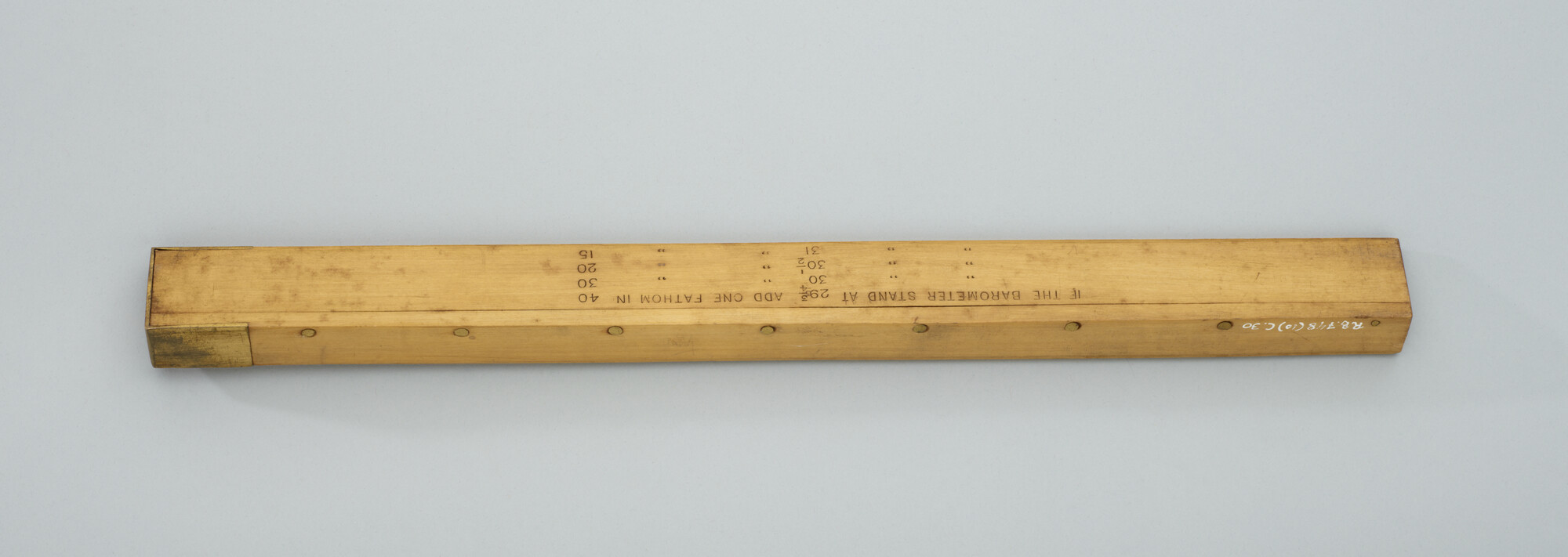 RB.0748(10); Palmhouten schaal voor het aflezen van het Thomsonlood, door Whyte, Thomson & Co, Glasgow, 1900-25; Thomsonlood