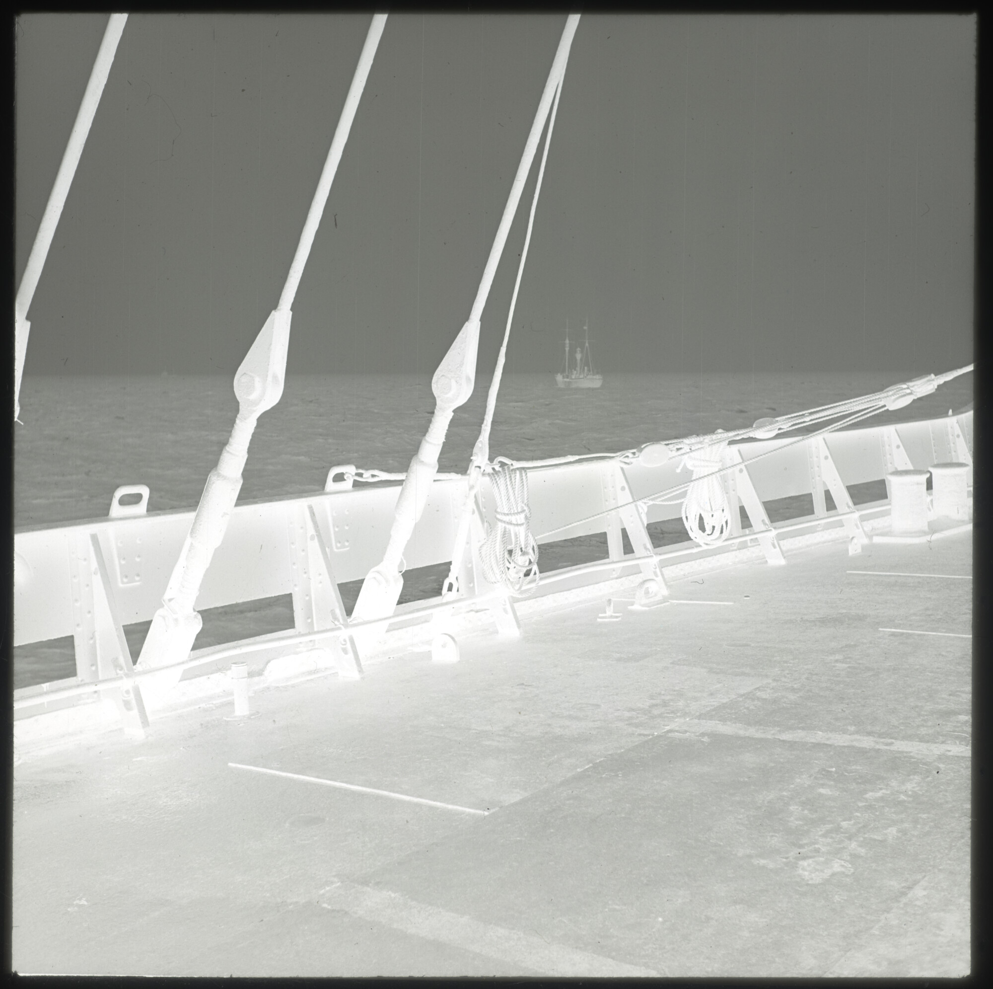 A.5263(01); Negatieven van een reis met het vrachtschip 'Java' van de SMN; negatief