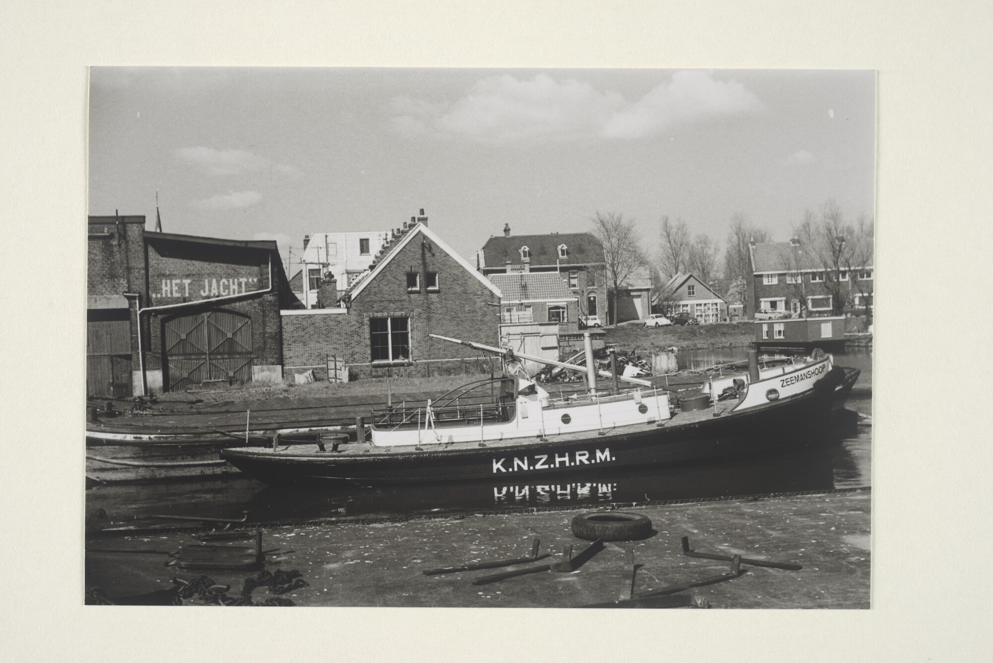 2000.2630; Reddingboot 'Zeemanshoop' bij scheepswerf Bernhard te Amsterdam; foto