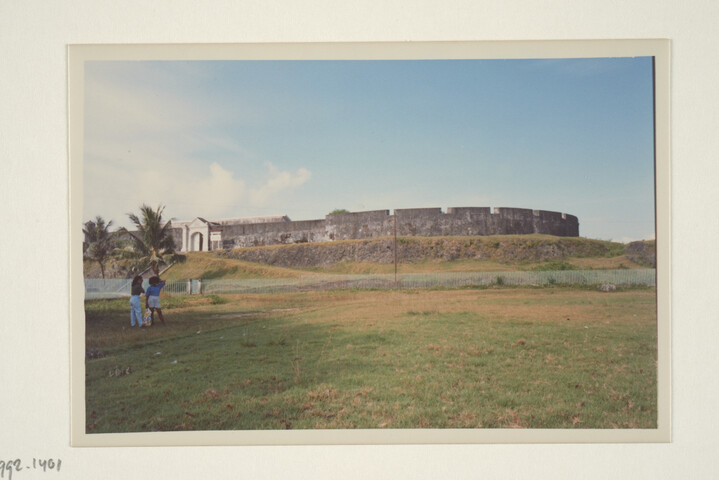 1992.1401; Kleurenfoto's van het Fort 'Duurstede' van de VOC in Indonesië; fotoreportage
