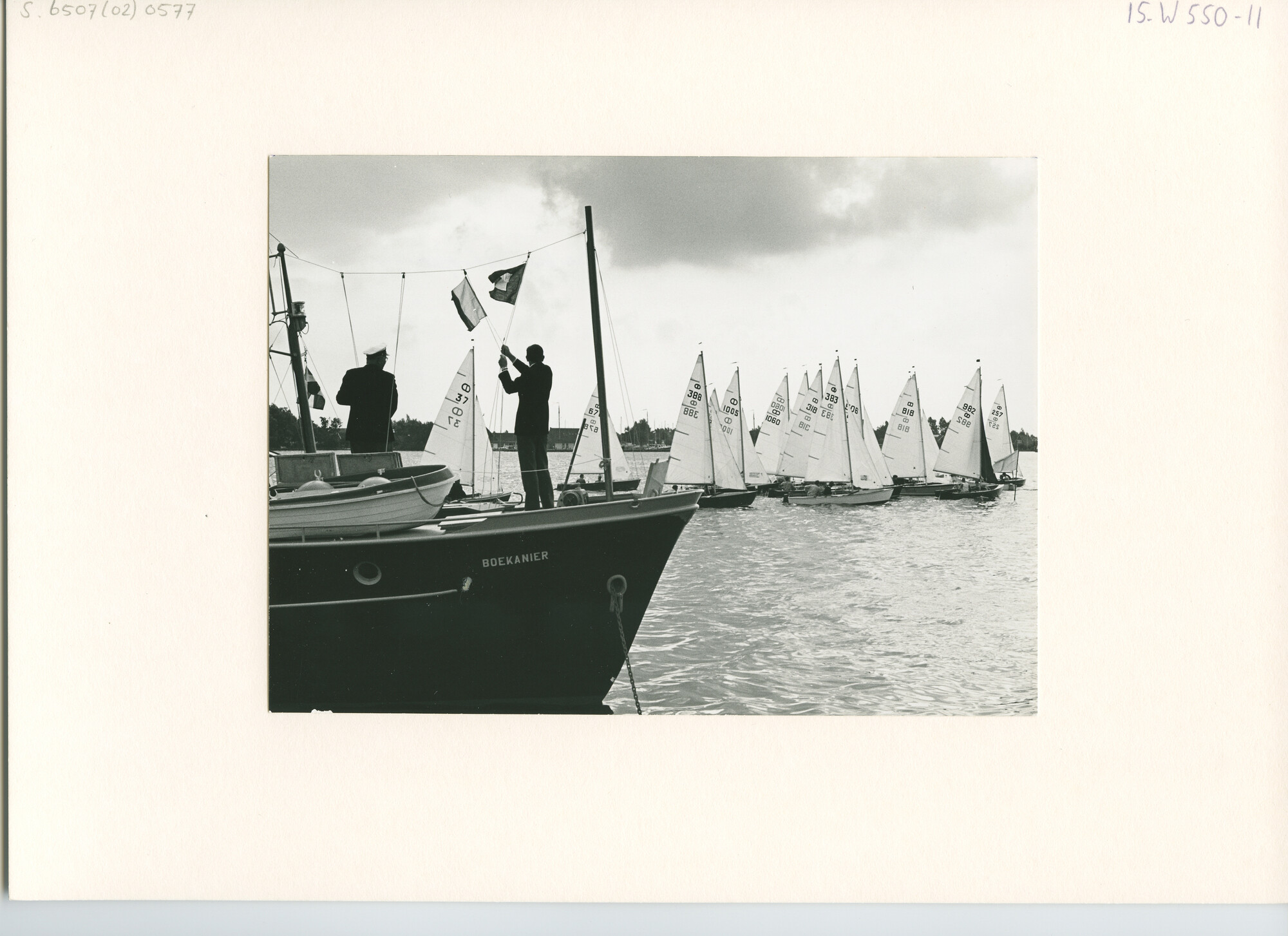 S.6507(02)0577.02; Zwart-wit foto van het Nederlands Kampioenschap Schakel 1968 op de Westeinderplassen; foto