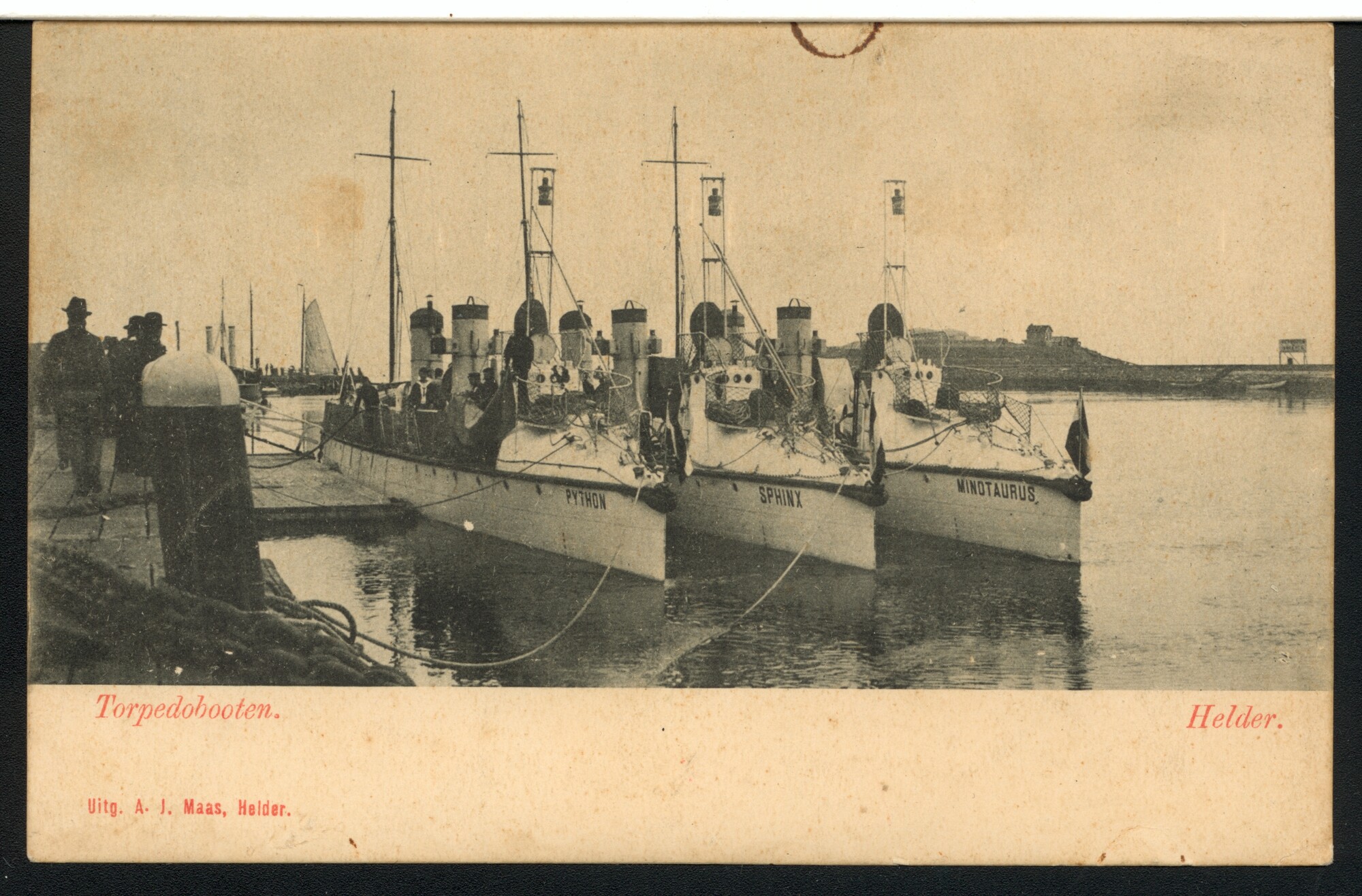 S.0615(02)3; De torpedoboten Hr.Ms. 'Python', 'Sphinx' en 'Minotaurus' in de haven van Den Helder; prentbriefkaart-serie