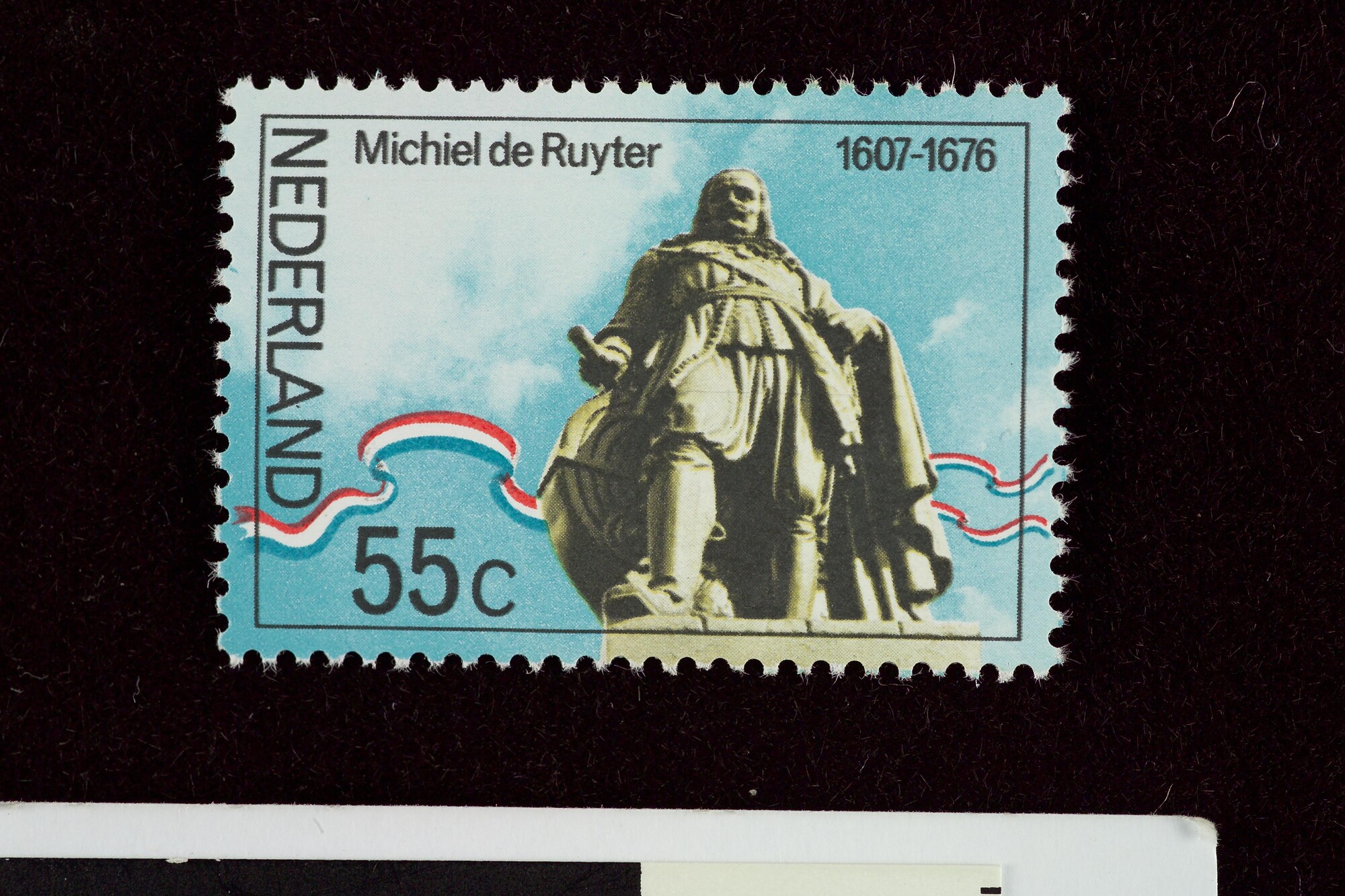 2006.0708; Postzegel van 55 cent uit 1976, met afbeelding van het standbeeld van Michiel de Ruyter; postzegel
