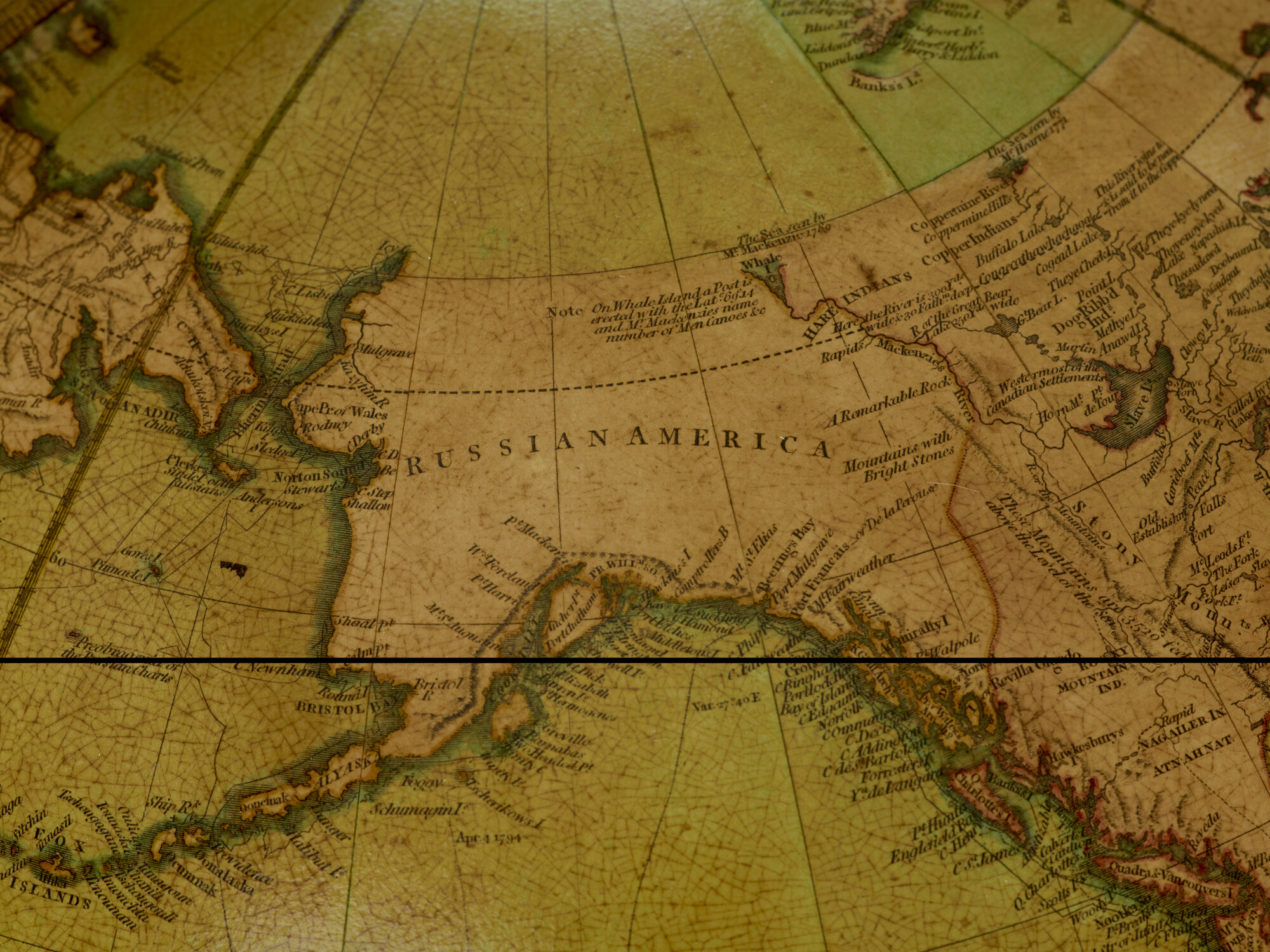 A.0145(025)14; Aardglobe van 53,5 cm. in doorsnede door John en William Cary, 1815, in de verbeterde uitgave van 1819; globe