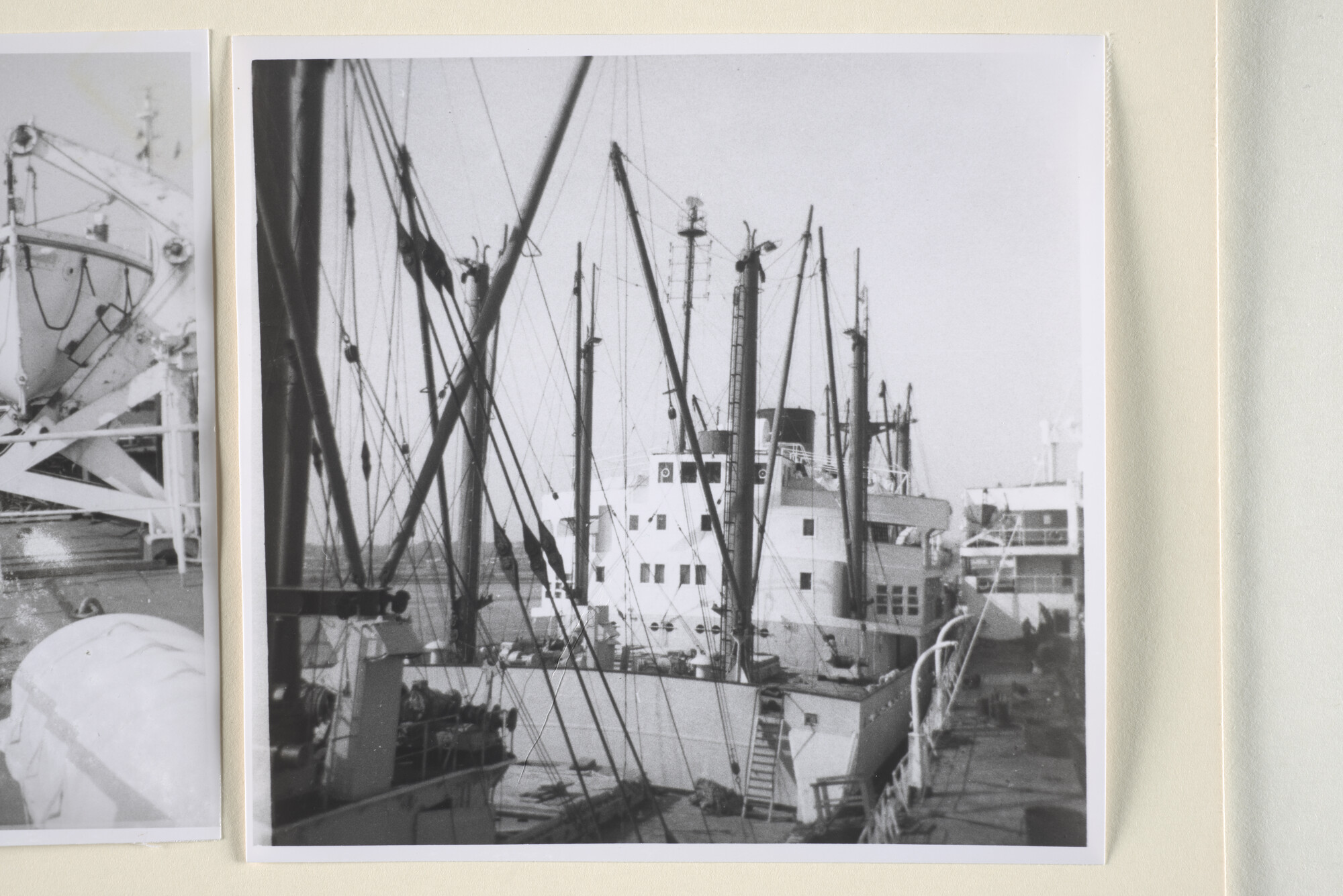 1995.1746; Reproductiefoto's van dekaanzichten a/b vrachtschip ms. Bali van de SMN; fotoreportage
