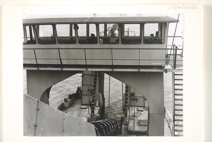 S.5219(12)0622; Foto's van de emmerbaggermolen ''s-Gravenhage'; fotoreportage