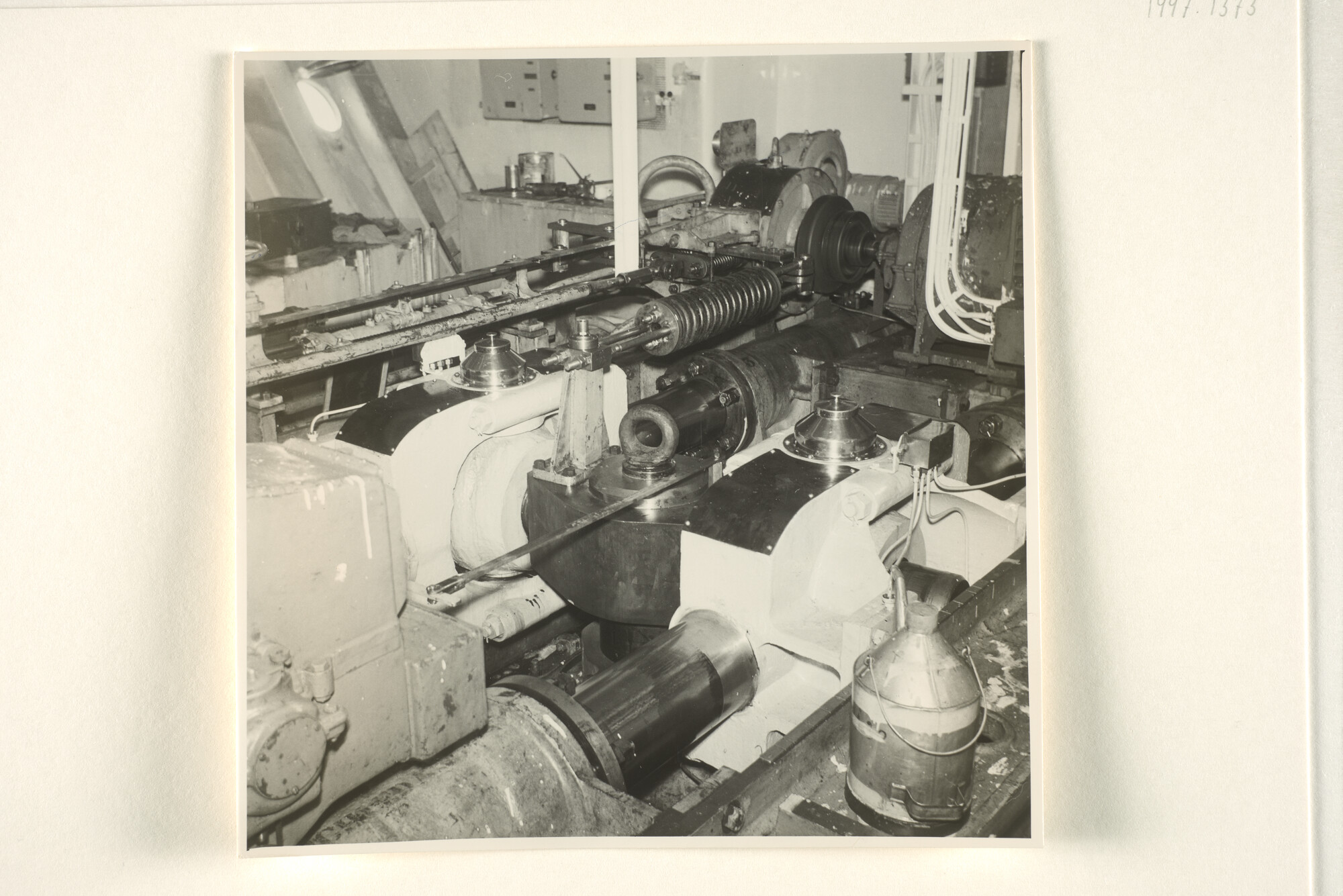 1997.1373; Foto's van de machinekamer van het vrachtschip ms. Straat Torres van de KJCPL; fotoreportage