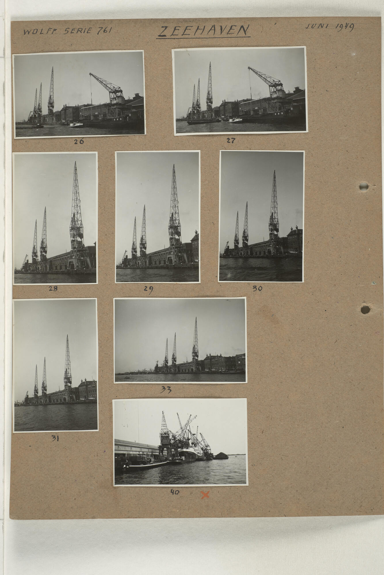 1998.2180; Omslag met een grote hoeveelheid proef foto's gemaakt in opdracht van de Gemeente Handelsinrichtingen in Amsterdam en de Koninklijke Hollandsche Lloyd te Amsterdam.; omslag