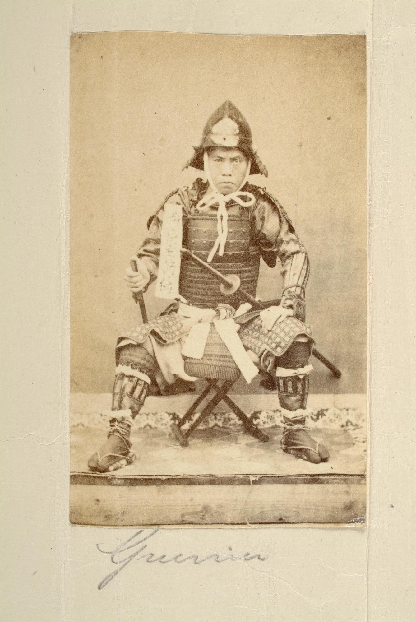 S.3628(02); Album nr. 1 uit een serie van drie van de Nederlandse consul in Japan Dirk de Graeff van Polsbroek; fotoalbum