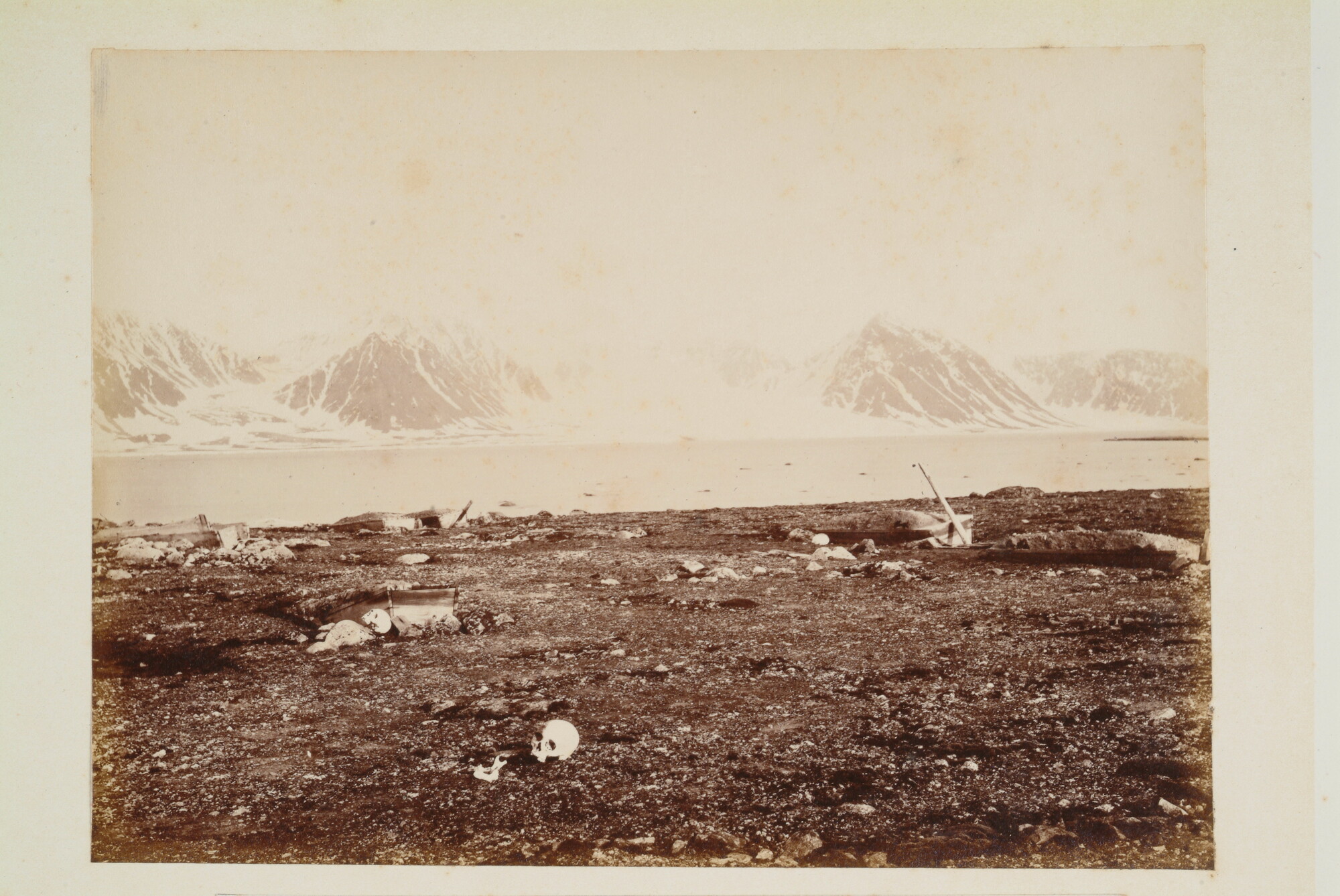 S.2956(08); Album met foto's van de Eerste Noordpoolexpeditie van de Willem Barents; fotoalbum