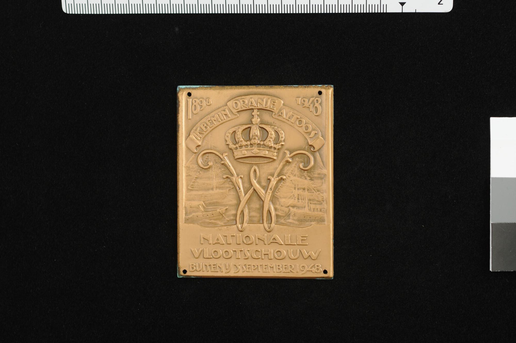 S.5772(09); Plaquette op het 50-jarig regeringsjubileum van koningin Wilhelmina, 1948; plaquette