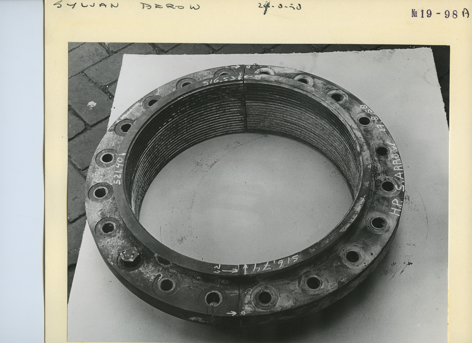 S.5444(3330)1; Foto van machinedelen van de tanker ms. Silvan Arrow; foto