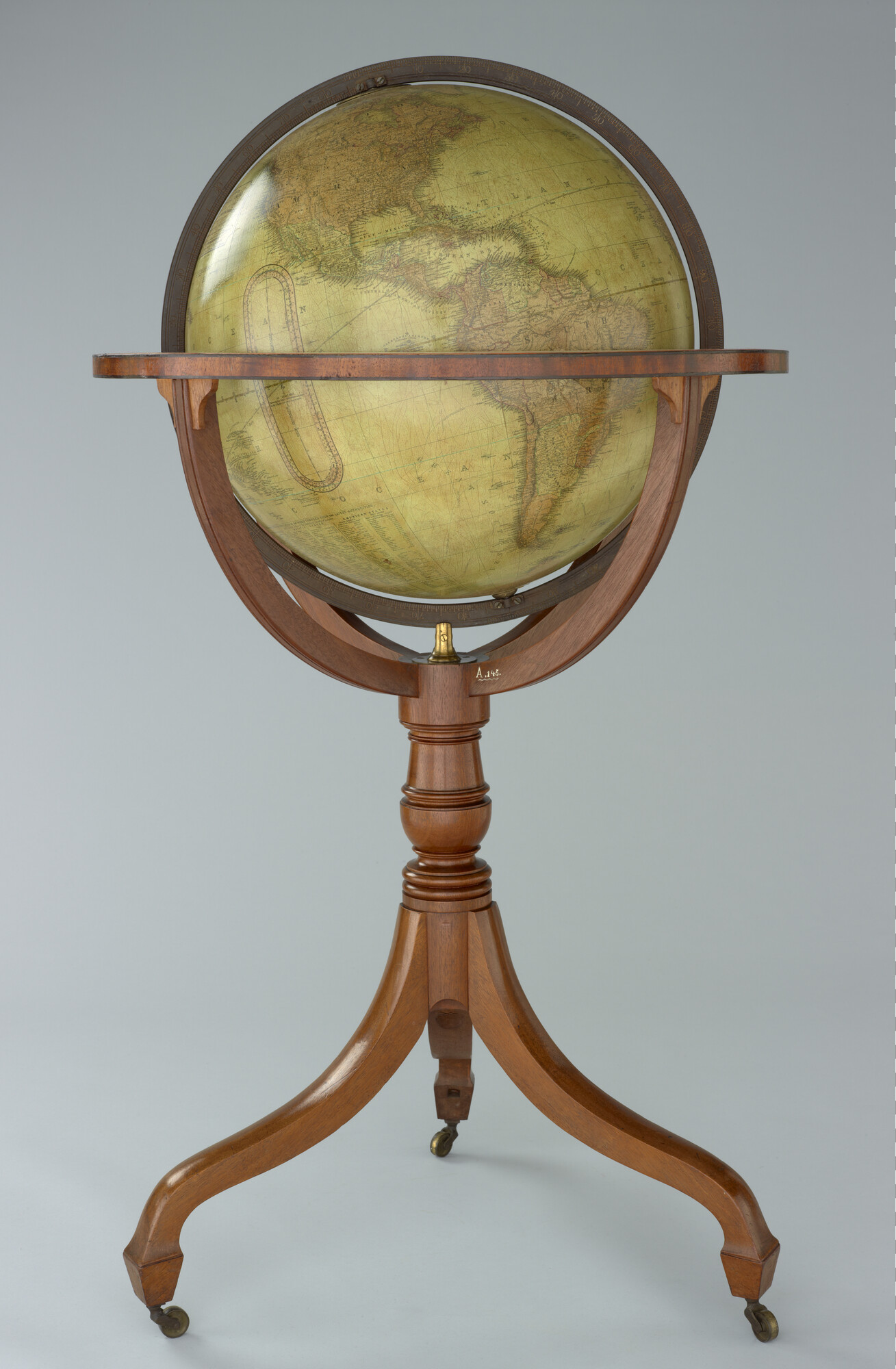 A.0145(025)21; Aardglobe van 45,5 cm doorsnede door Thomas Malby & Son te Londen uit 1860; globe