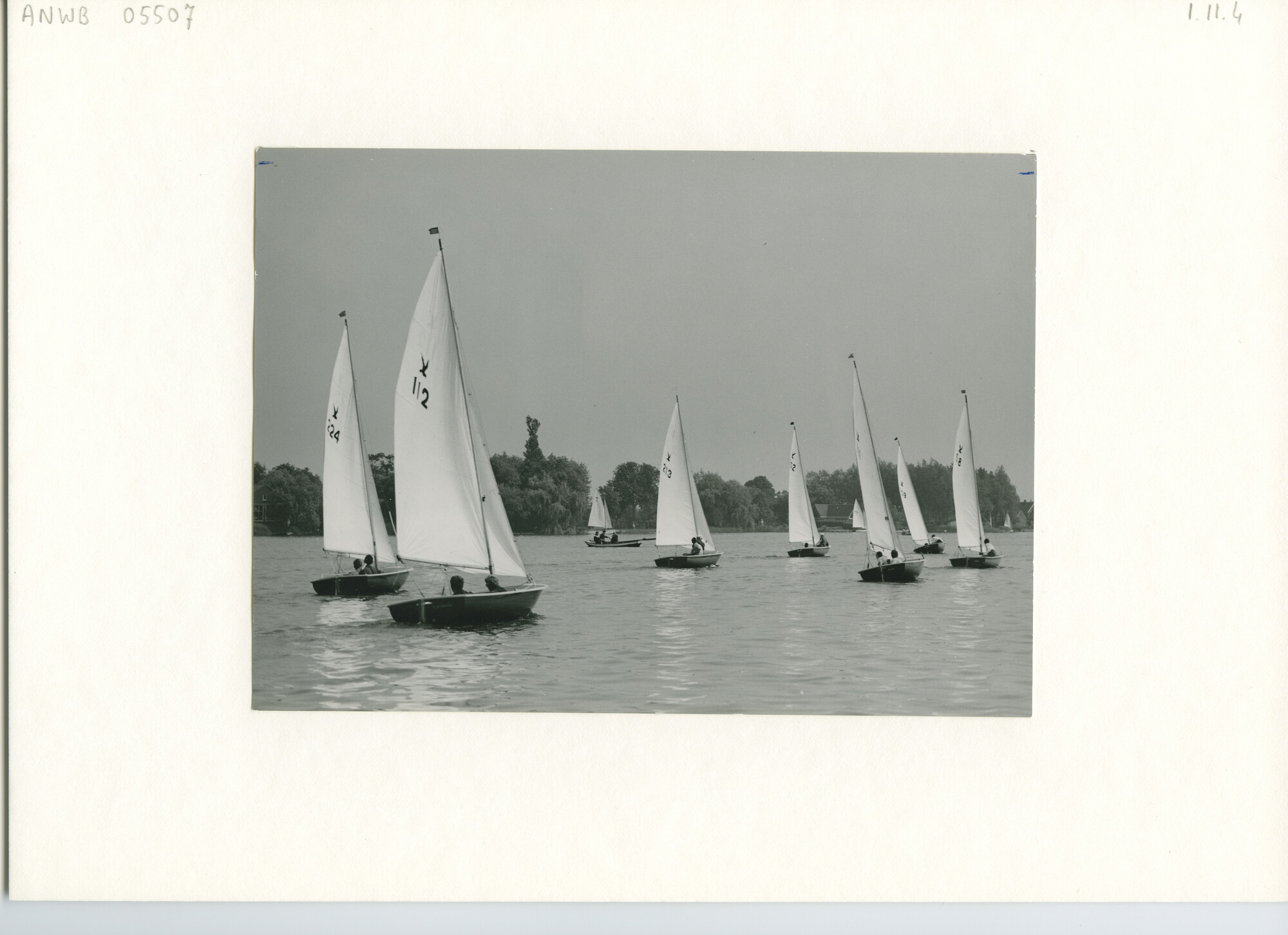 S.6507(01)0268; Foto van de Sternklasse op de Vinkeveense Plassen; foto