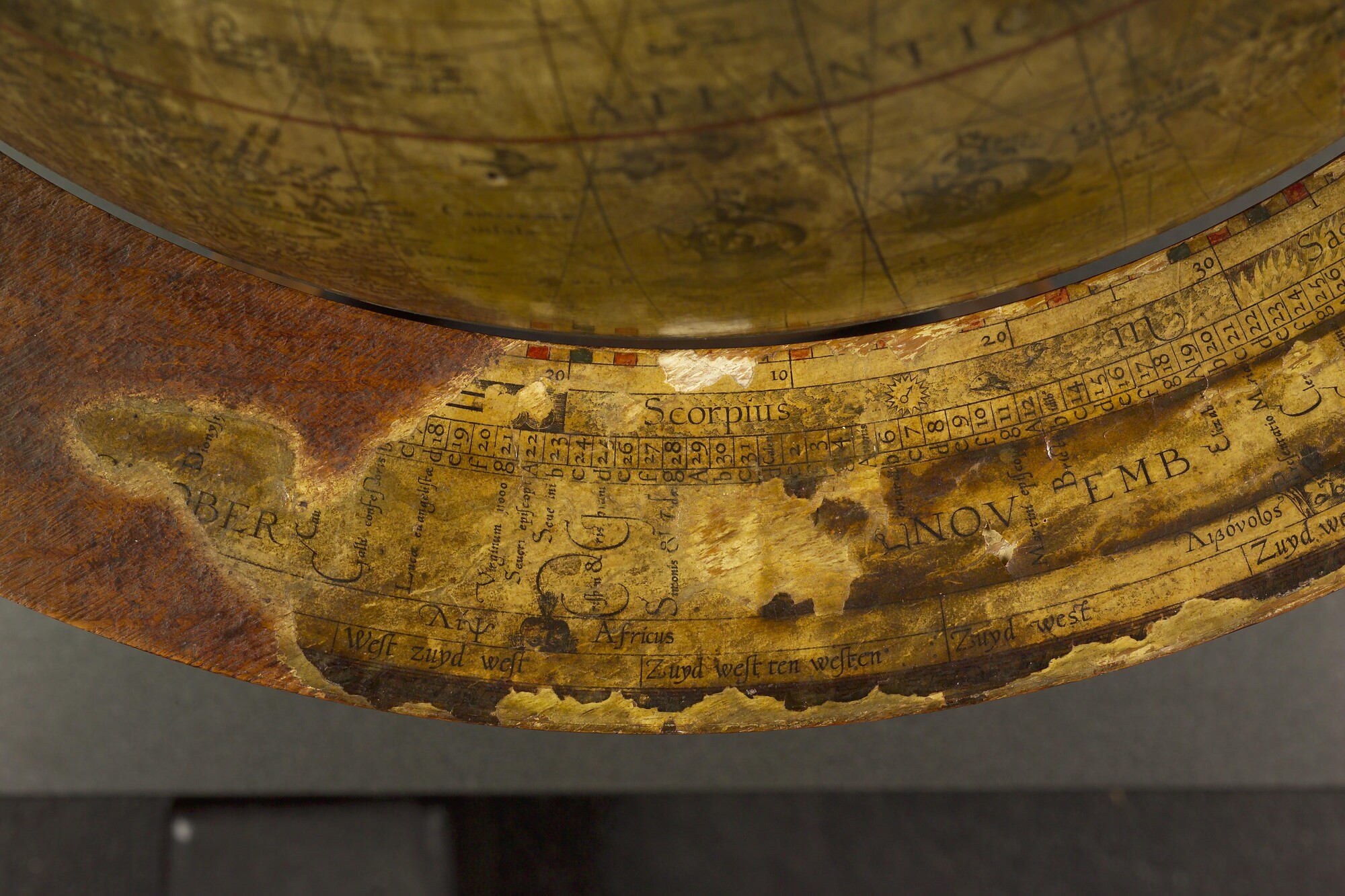 A.1140; Aardglobe van 52,5 cm doorsnede door Jacob Floris van Langren, 1589; globe