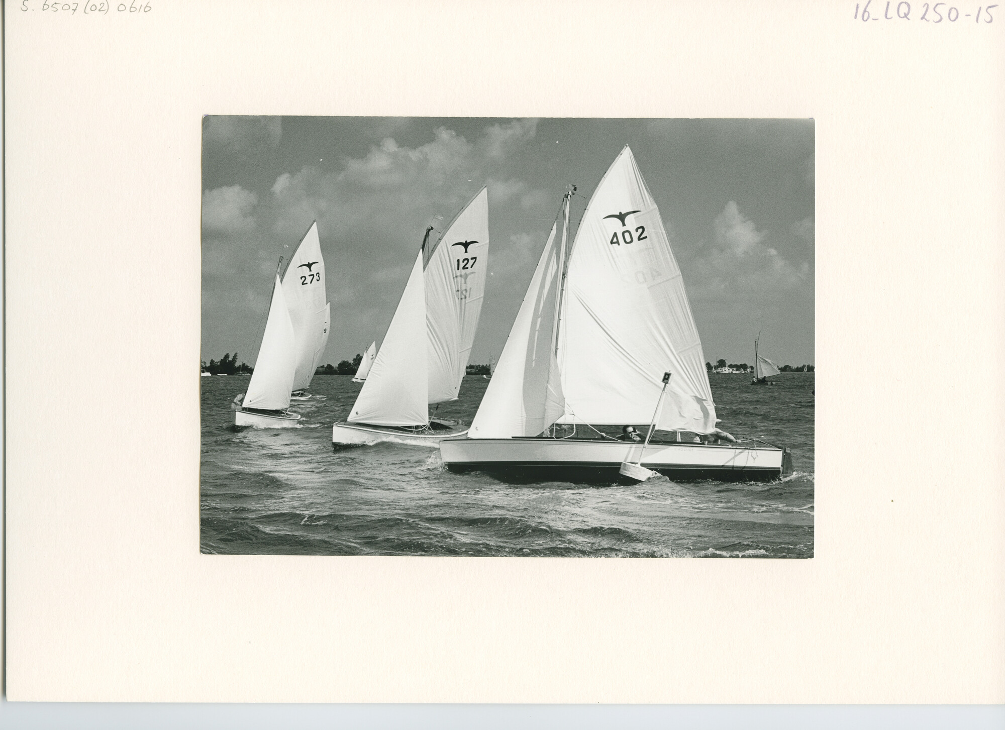 S.6507(02)0616.01; Zwart-wit foto van de Braassemweek 1963: de Valkenklasse; foto