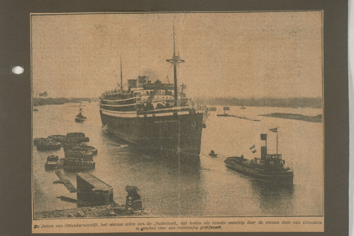 2001.1755; Omslag met vele foto's en knipsels van meest bergingsactiviteiten door Reederij v/h Gebroeders Goedkoop te Amsterdam in de periode 1929 / 1949; omslag