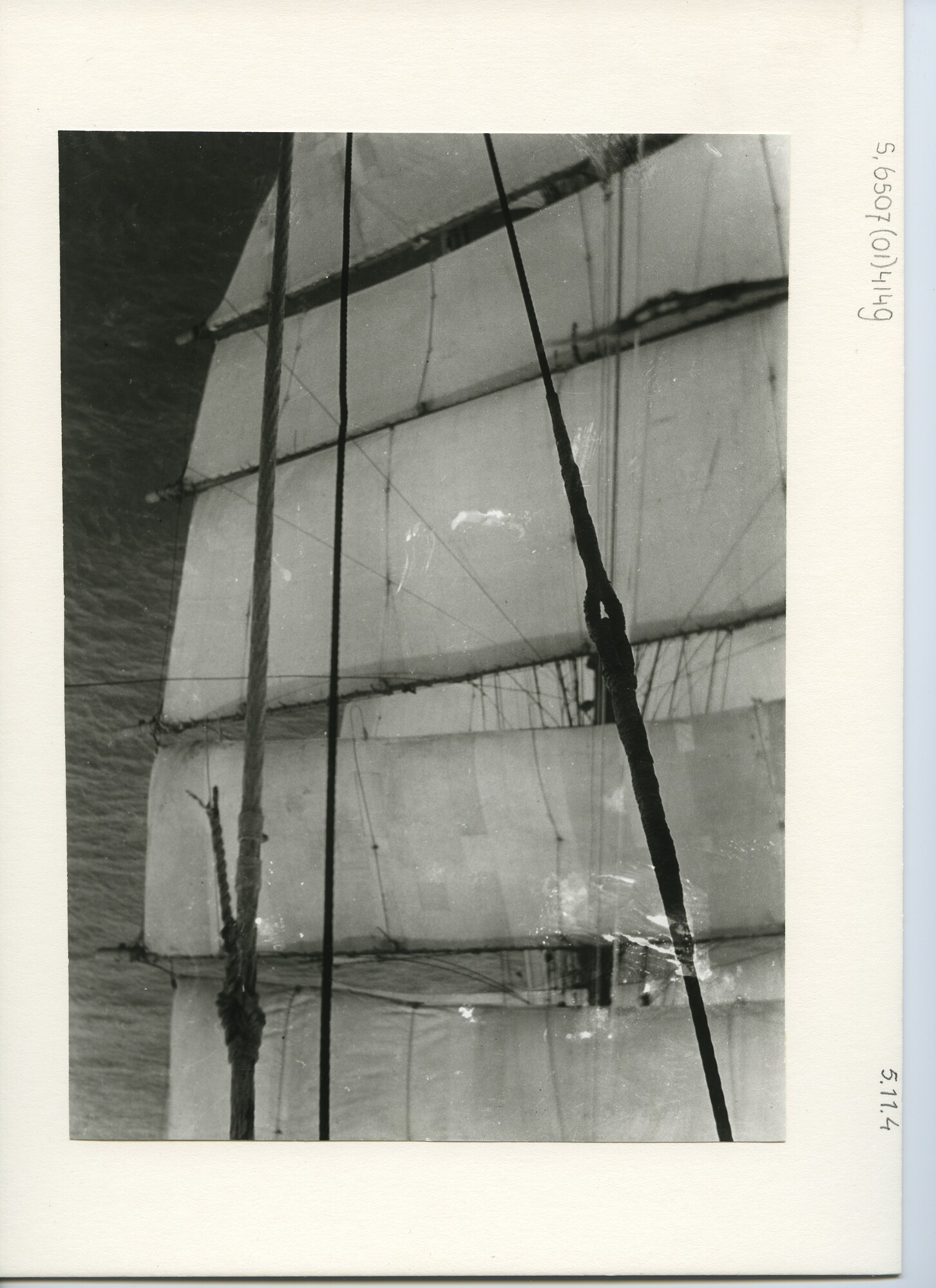 S.6507(01)4149; Dwarsgetuigde mast van de stalen viermastbark (windjammer) Herzogin Cecilie (1902-1939); foto