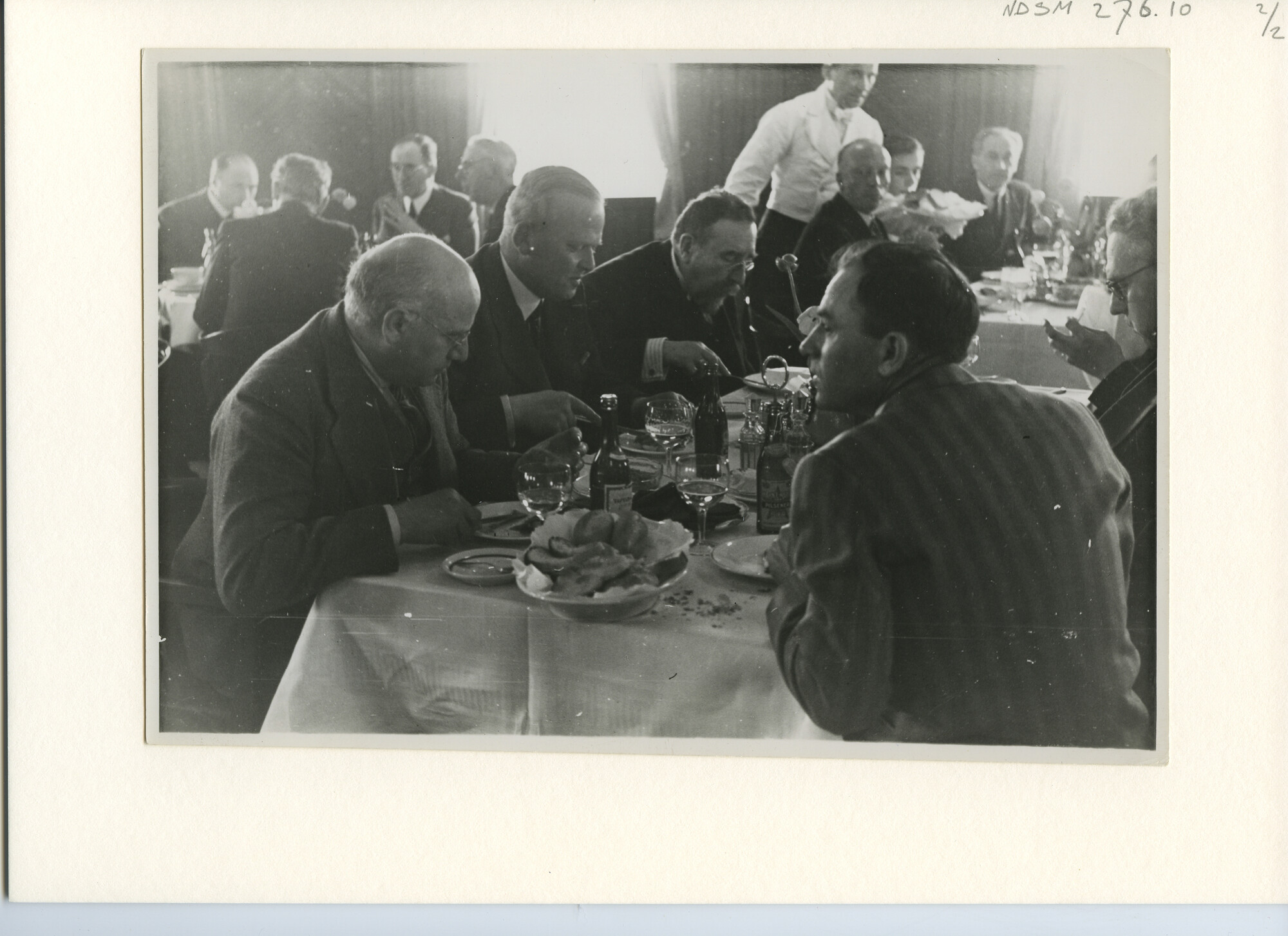 S.5444(1505)2; Foto van de tewaterlating van het passagiersschip tes. Viacheslav Molotov; foto