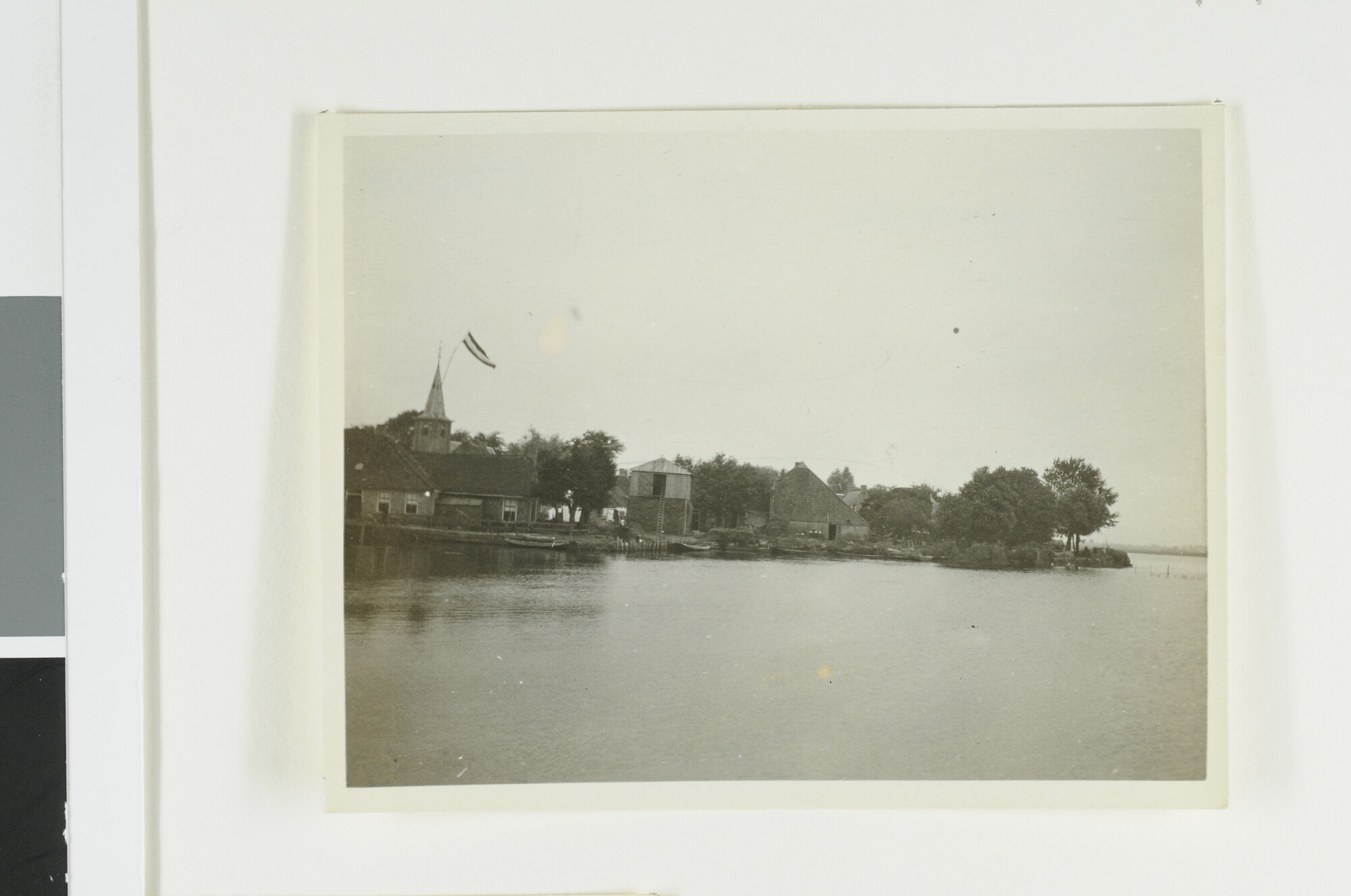 S.5707(05); Twaalf fotos genomen omstreeks 1925 tijdens een zeiltocht op de Zuiderzee en de Wadden [...]; fotoreportage