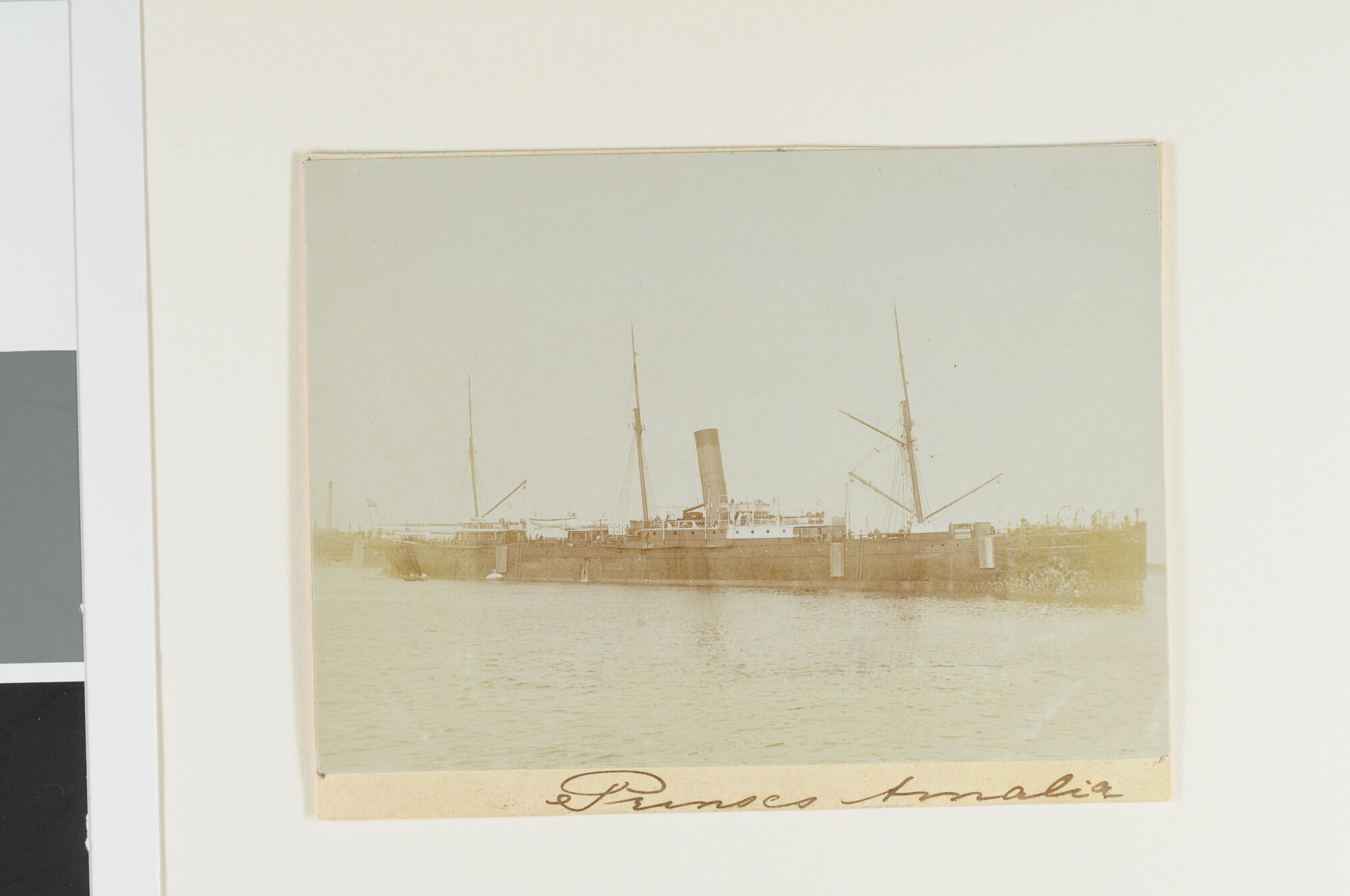 S.3565(67); Het vracht-passagiersschip ss. Prinses Amalia van de SMN; foto