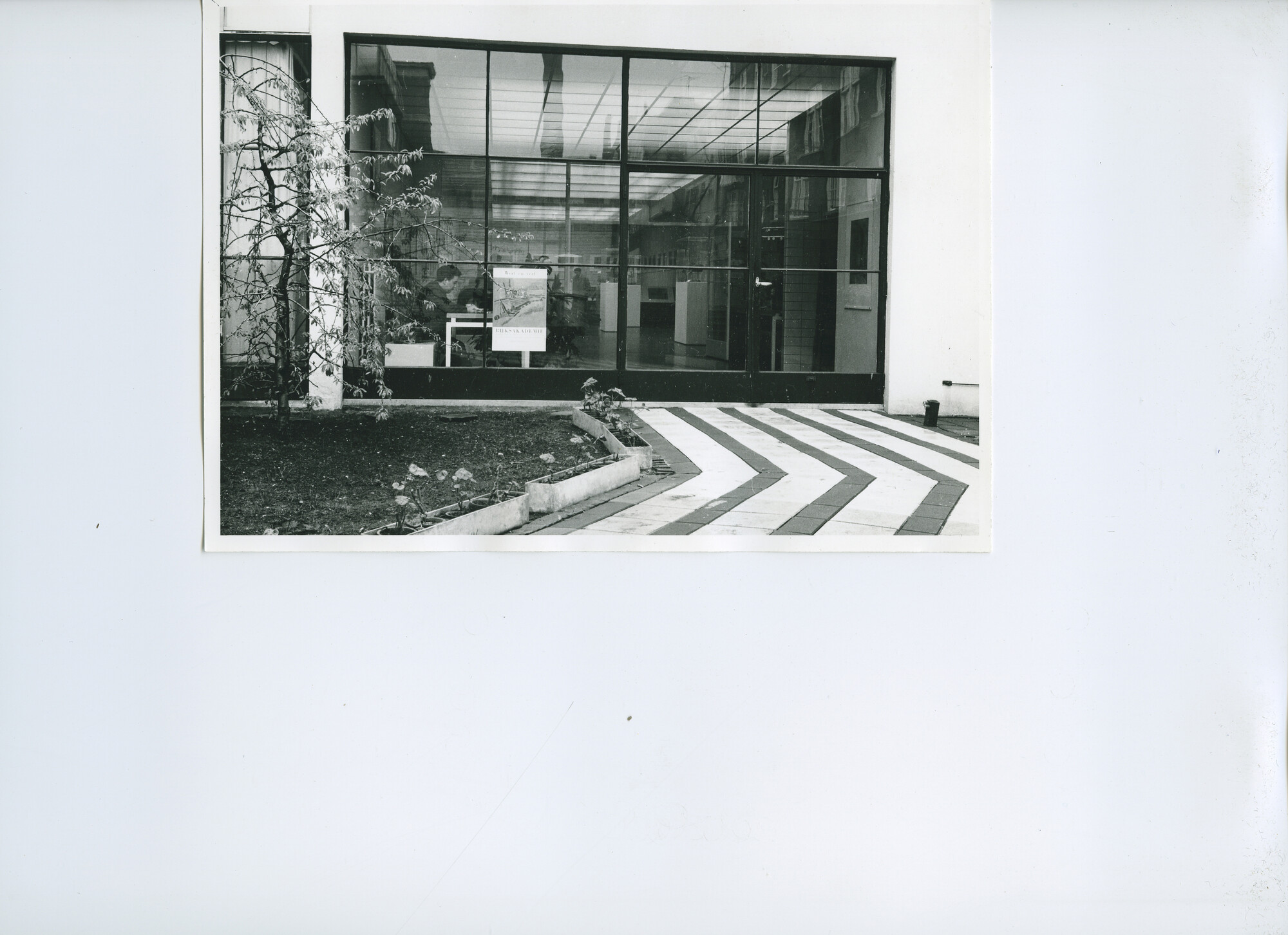 S.5621(01)0983; Foto van tentoonstelling.; foto