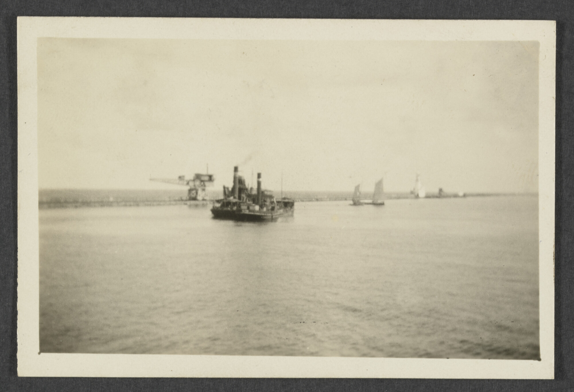 2024.3857; Zwart-wit foto van de haven van Pernambuco; foto