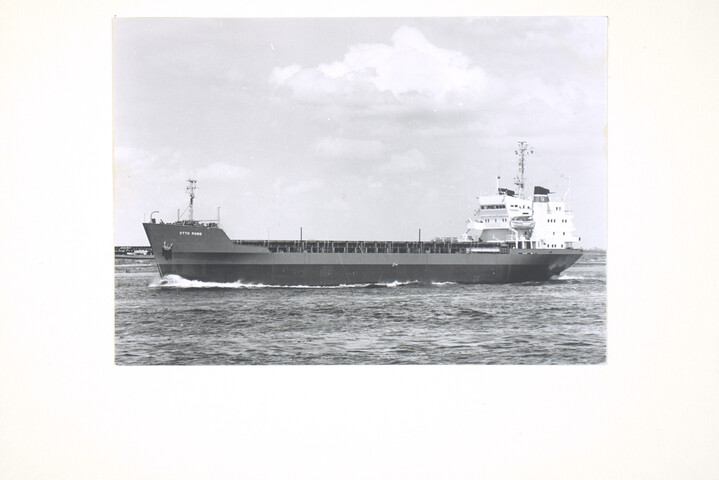 S.5219(12)0632; Het containerschip ms. 'Otto Porr' gebouwd op de ASM-werf voor rederij Franz Hagen te Hamburg; foto