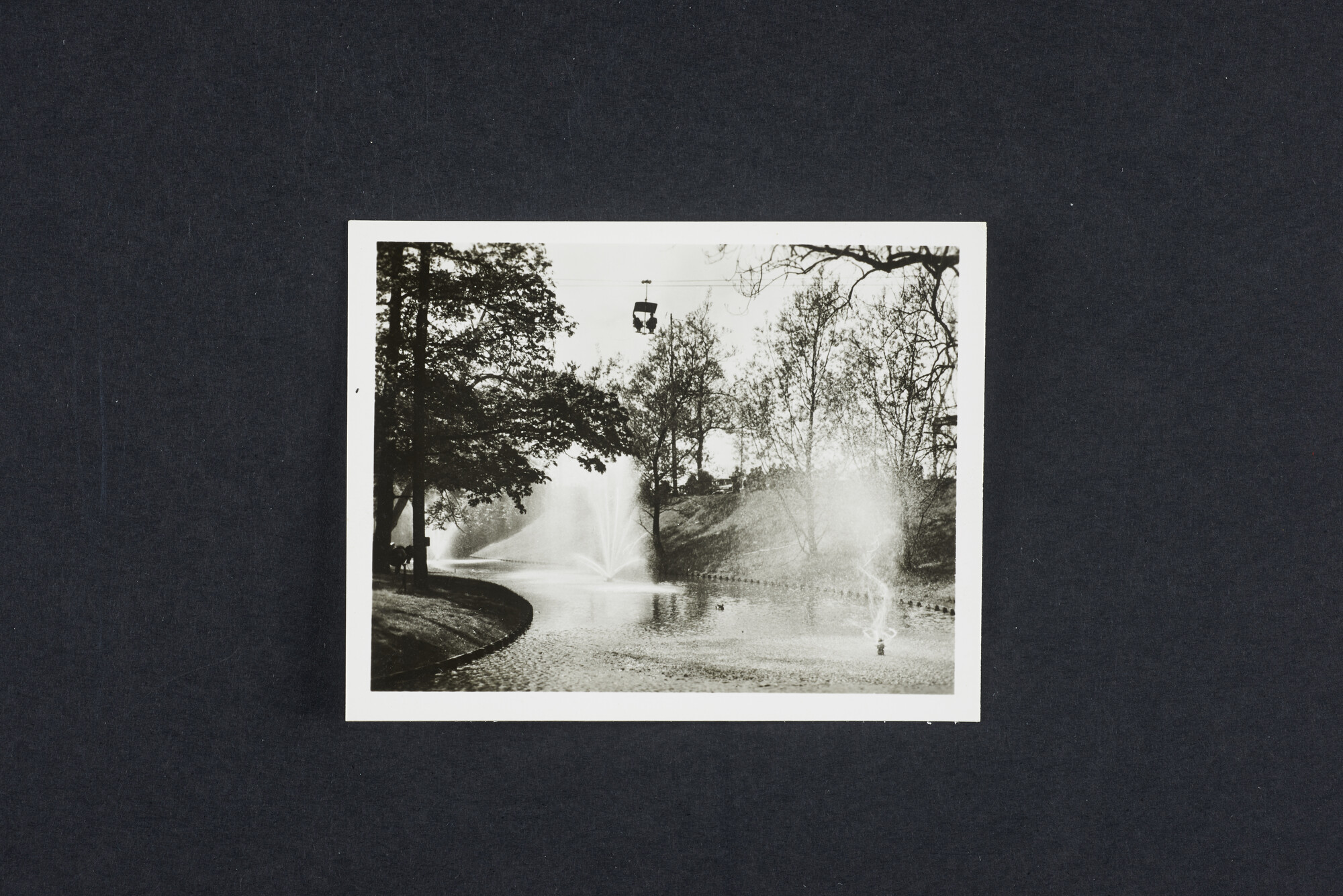 2015.4590; Fotomapje met tien foto's van de Nationale Energie Manifestatie 1955 in Rotterdam; fotomap