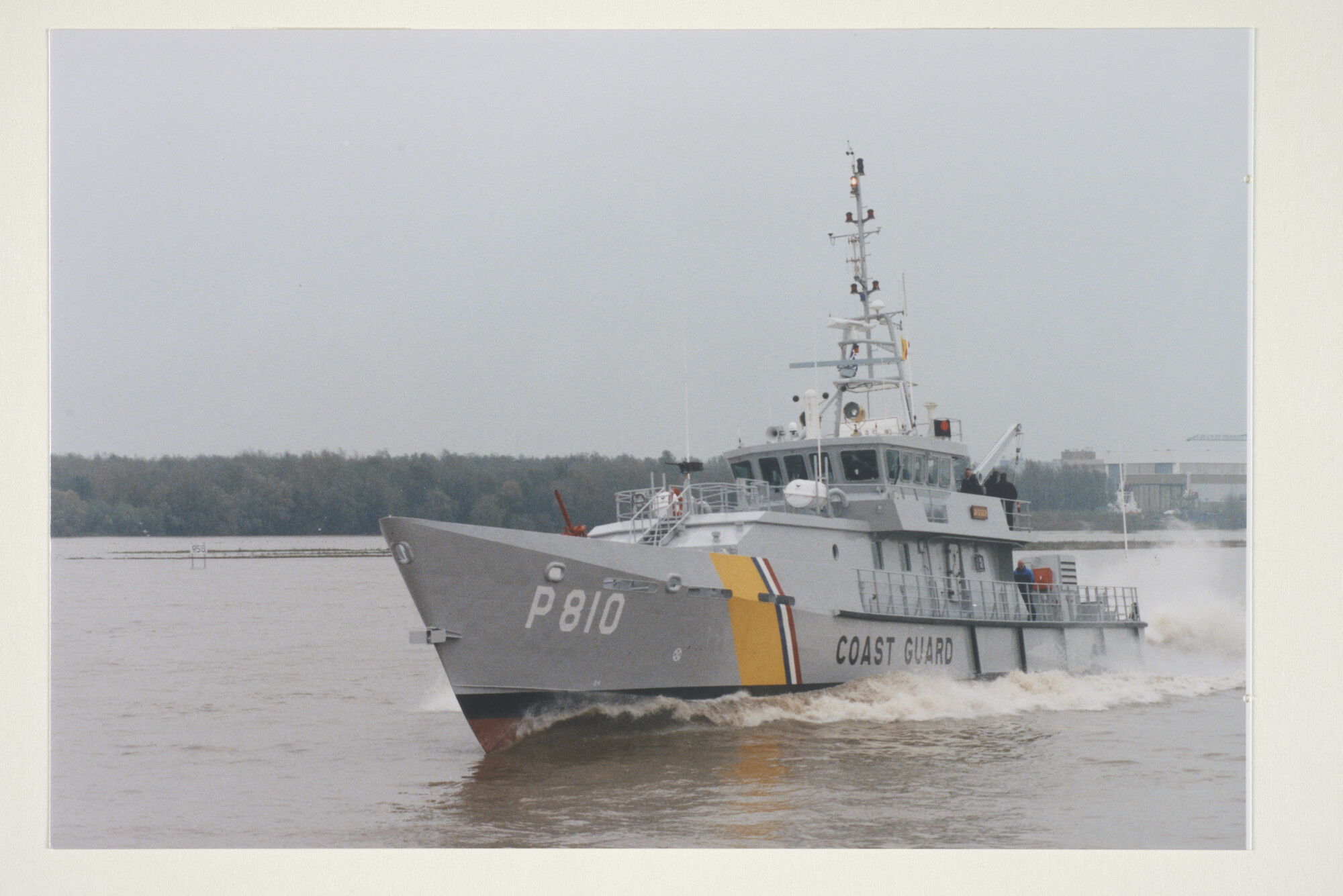 1999.0658; De kustwachtcutter 'Jaguar' (P 810) van de kustwacht van de Nederlandse Antillen en Aruba (thuishaven Willemstad [...]; foto